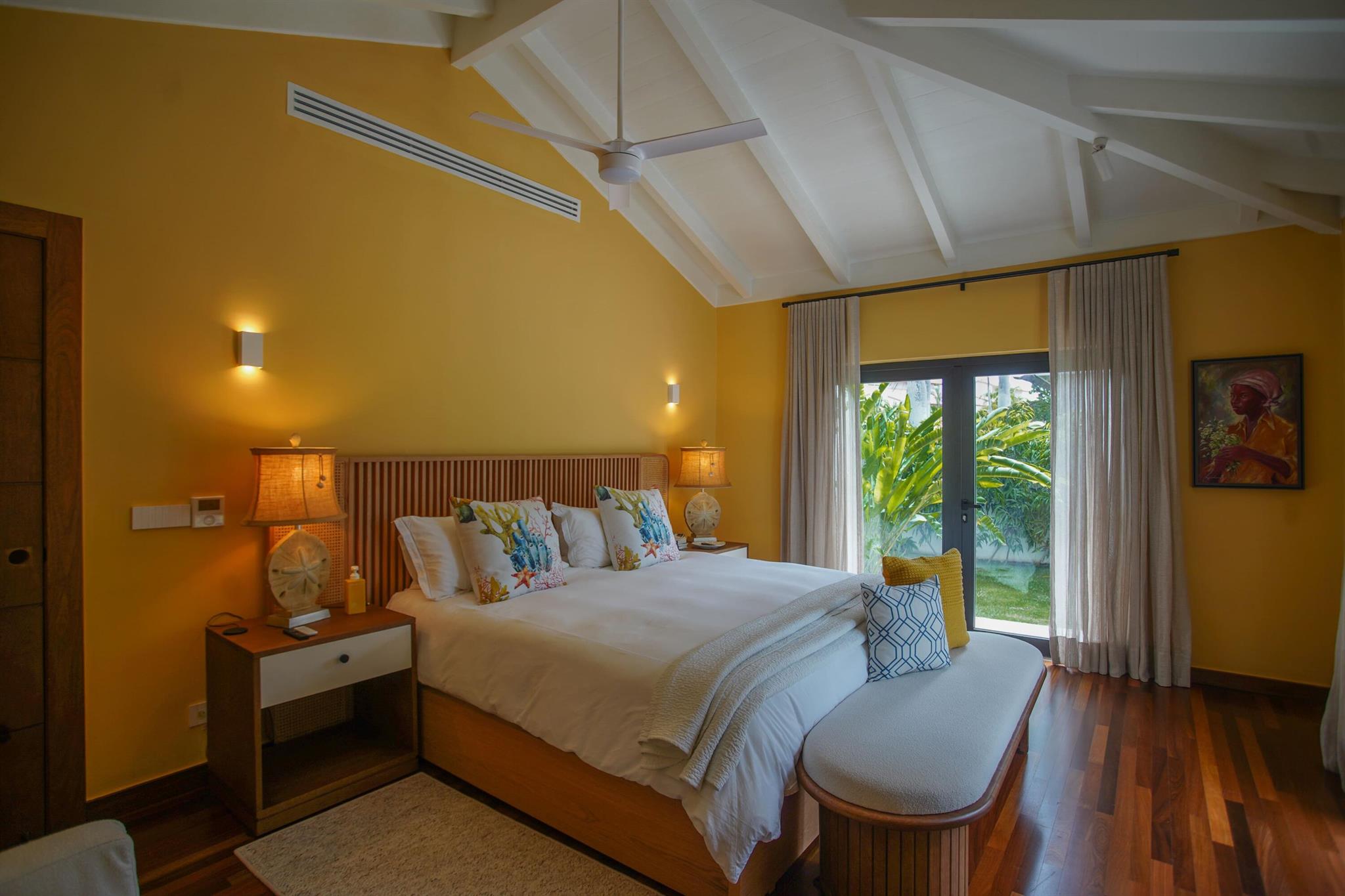 Calle El Faro, Casa de Ca - Residential Lease