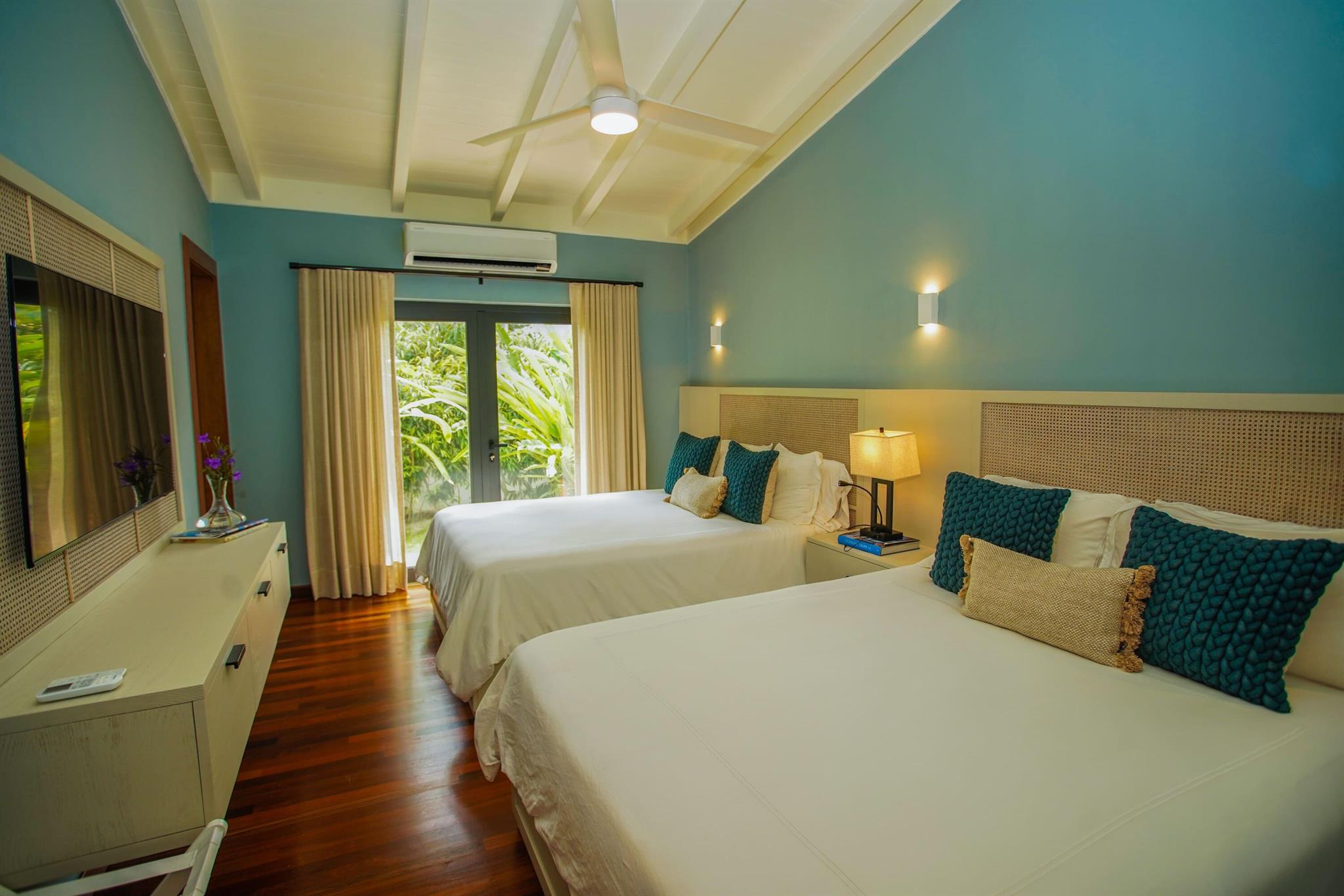 Calle El Faro, Casa de Ca - Residential Lease