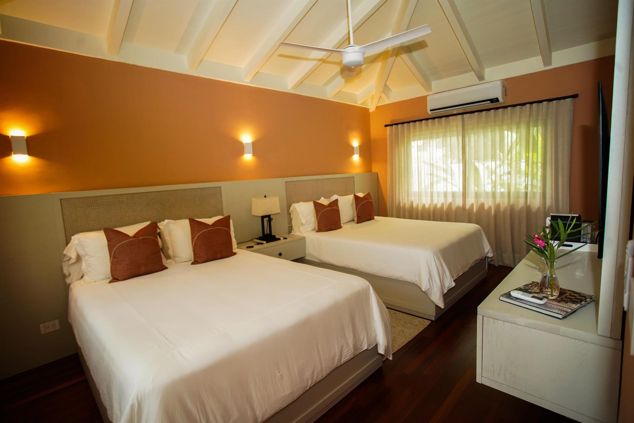 Calle El Faro, Casa de Ca - Residential Lease