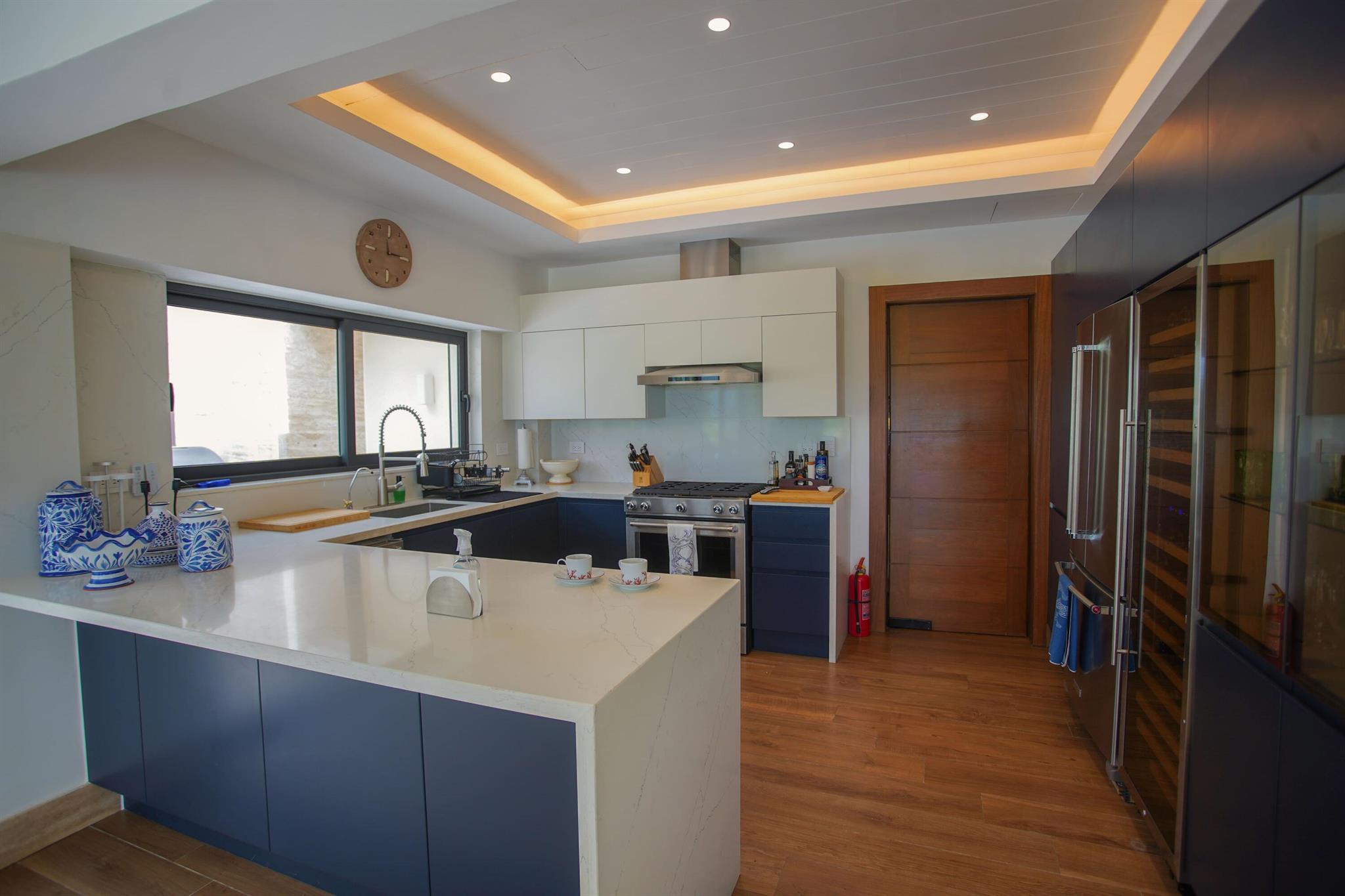 Calle El Faro, Casa de Ca - Residential Lease