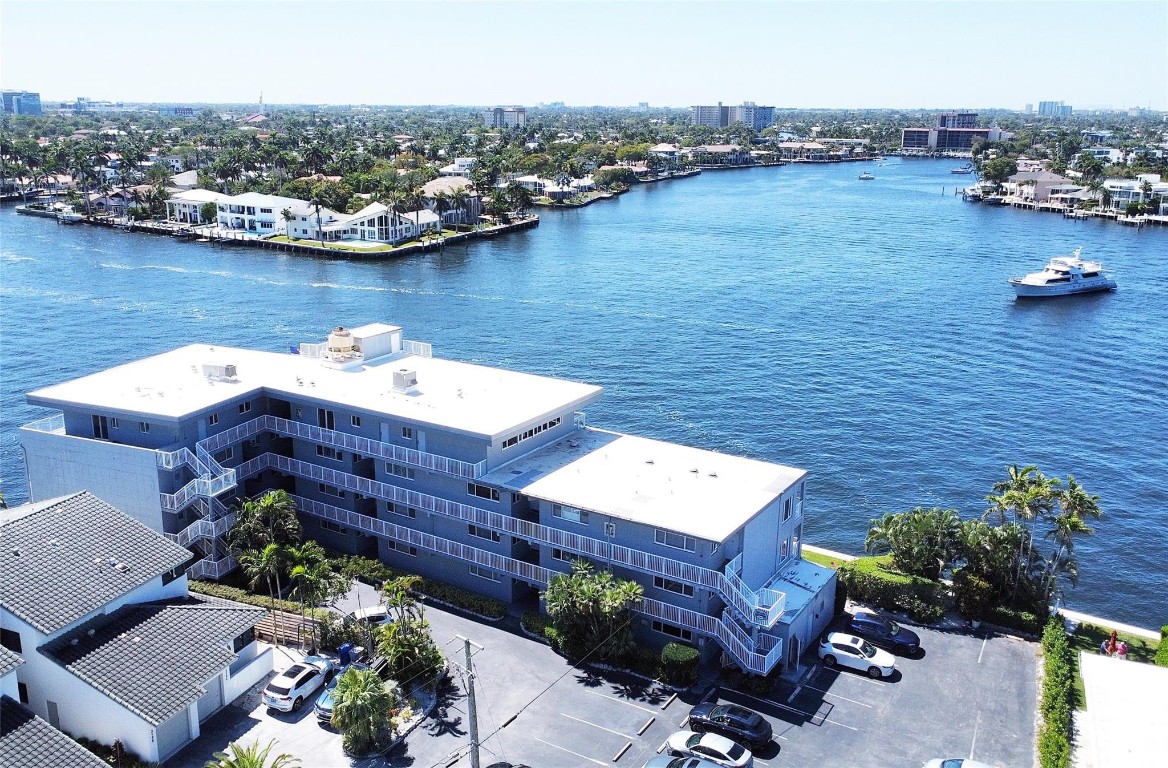 1201 S Riverside Drive 206