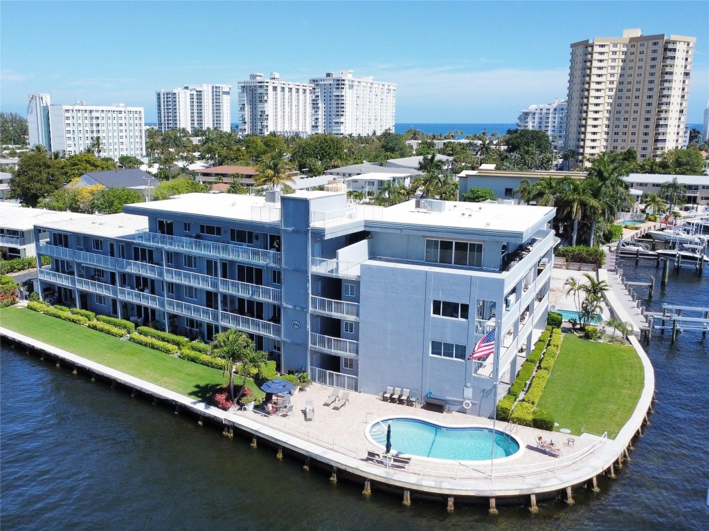 1201 S Riverside Drive 206