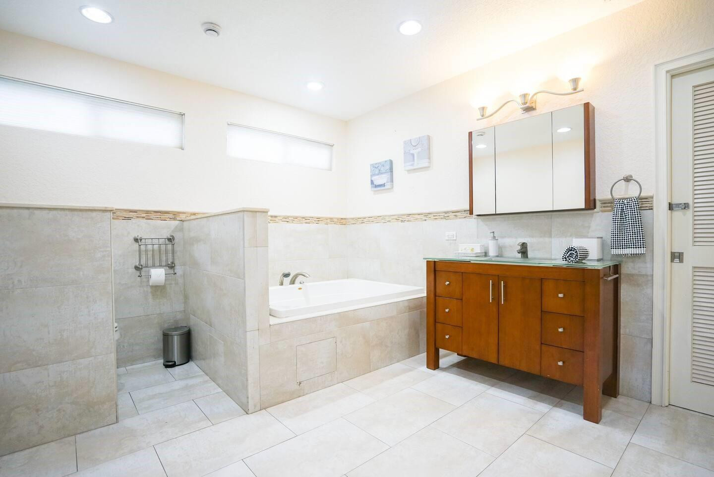 Central Golf Sec Of Holly - Residential