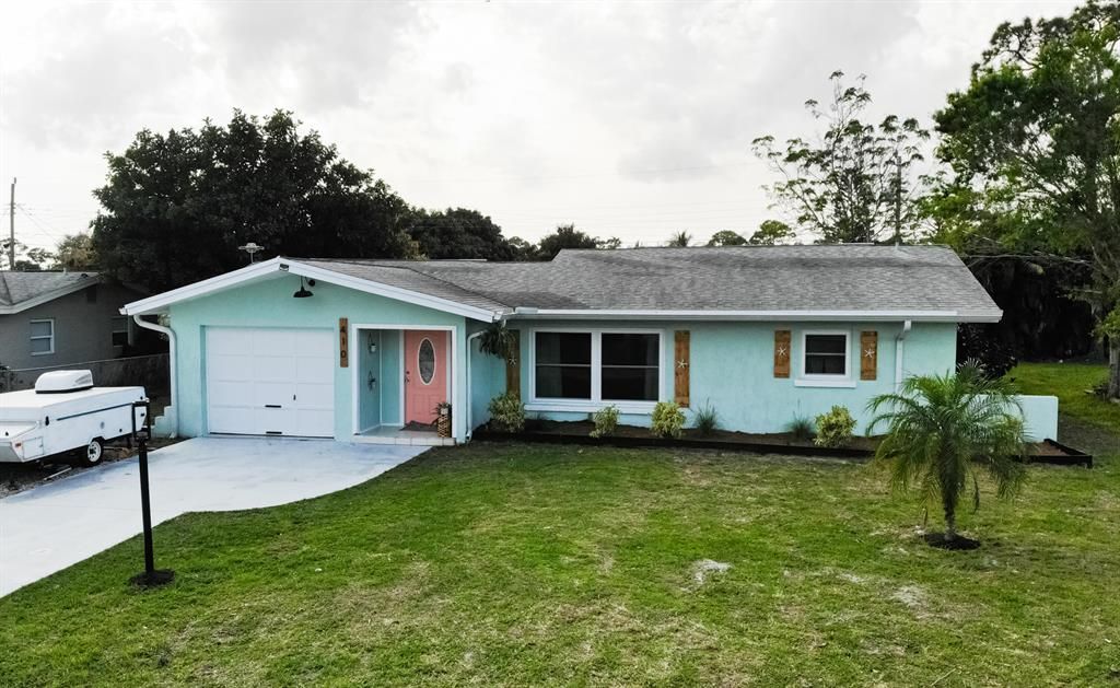 Photo of 410 Willows Avenue, Port Saint Lucie, FL 34952 (MLS # R10697037)