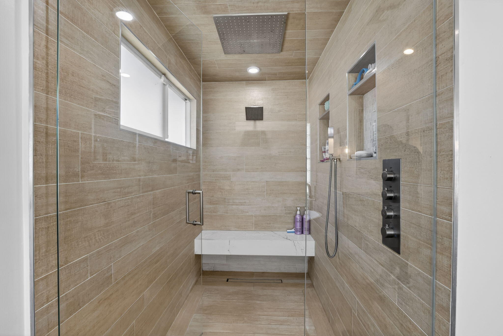 CORAL KEY VILLAS SEC 9 - Residential