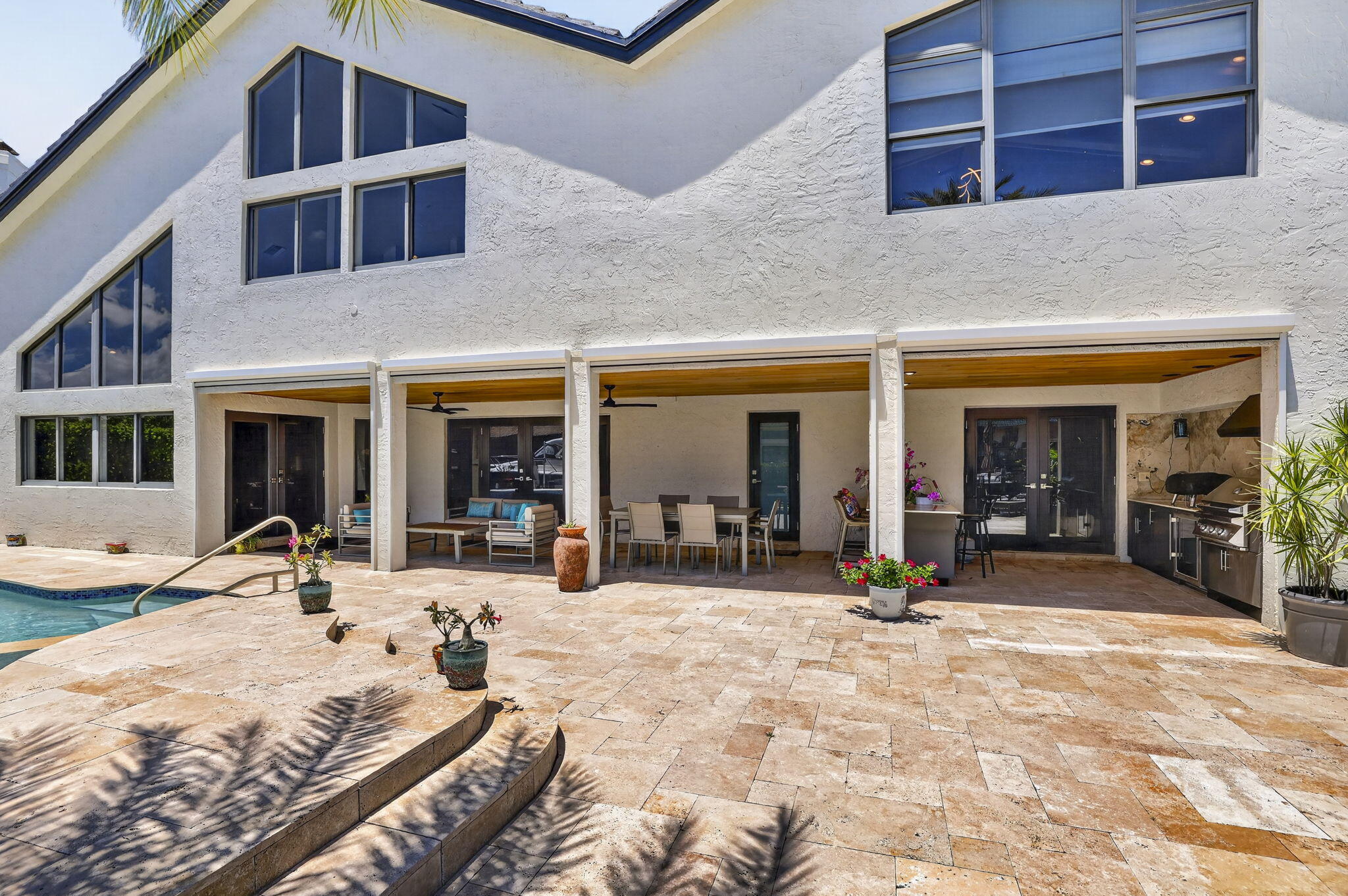 CORAL KEY VILLAS SEC 9 - Residential
