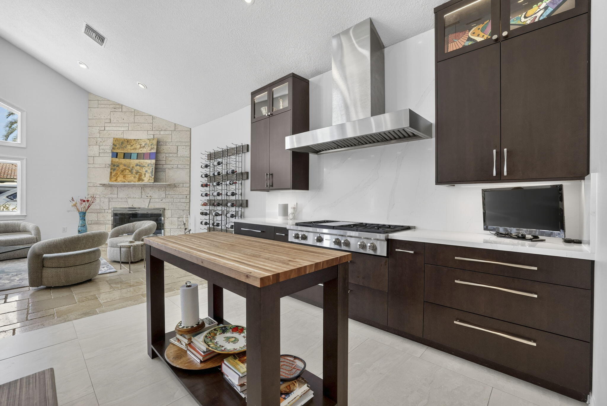 CORAL KEY VILLAS SEC 9 - Residential