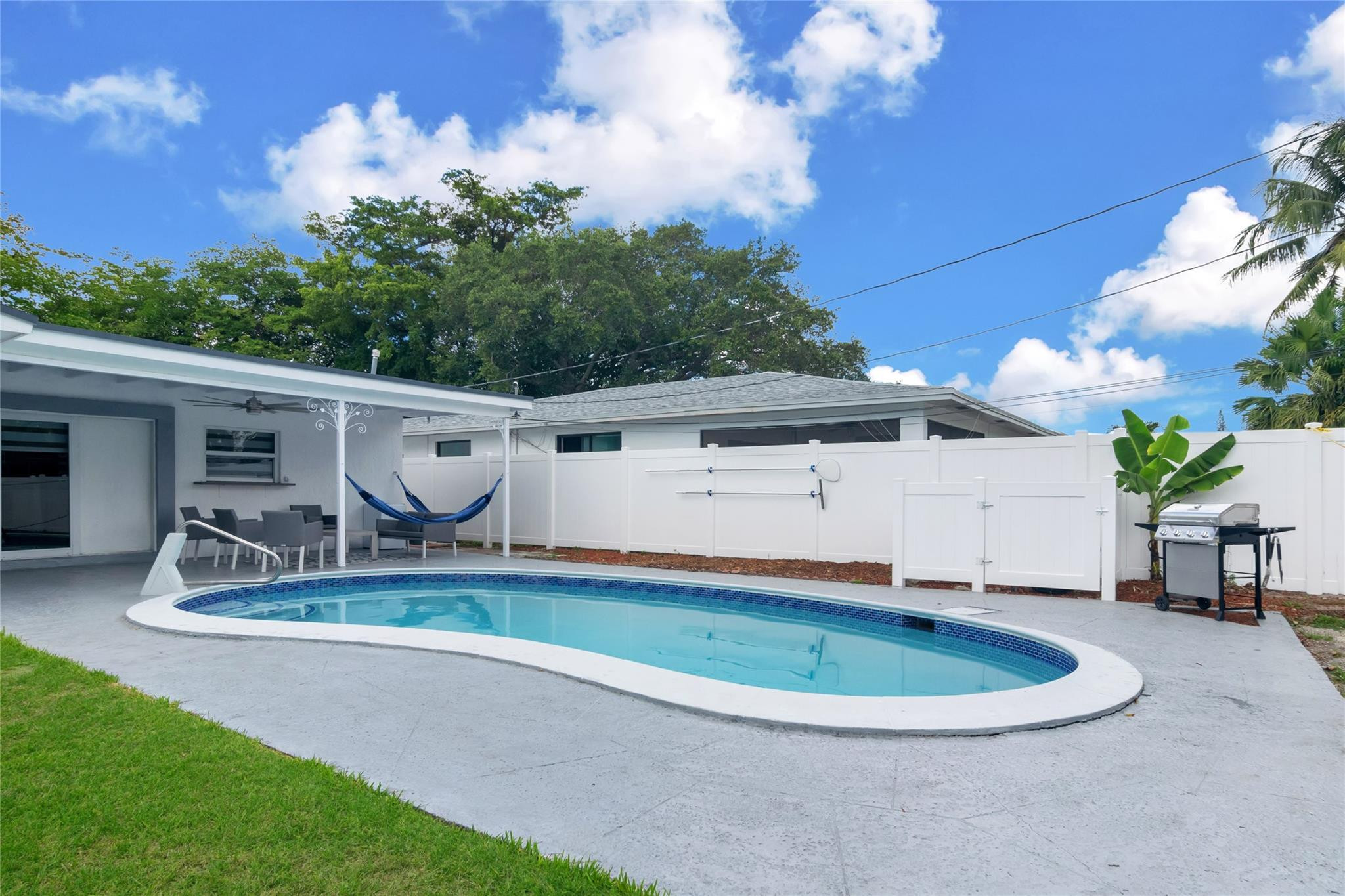 Hollywood Hills 6-22 B - Residential