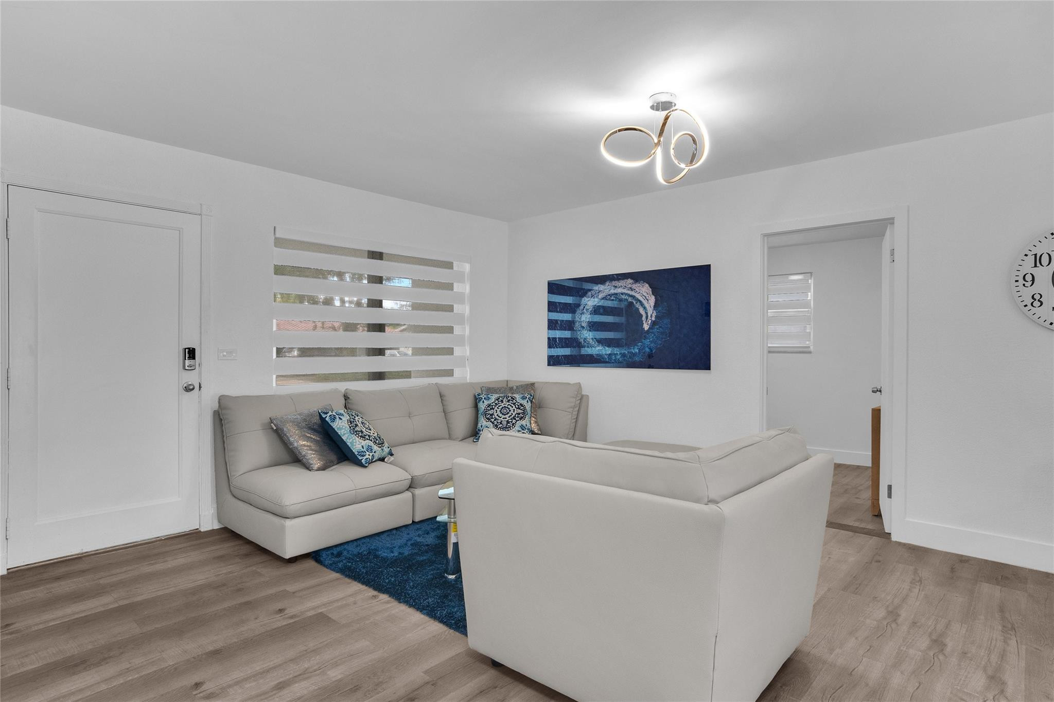 Hollywood Hills 6-22 B - Residential