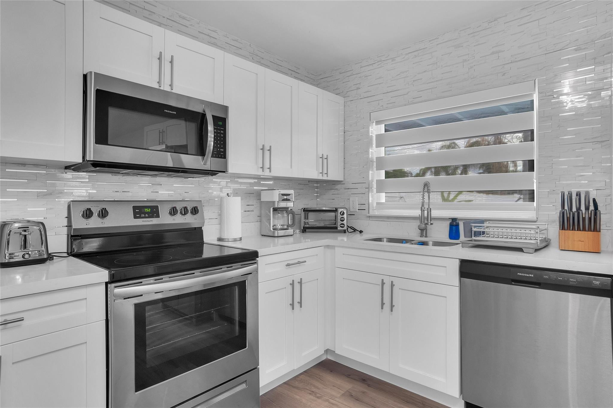 Hollywood Hills 6-22 B - Residential