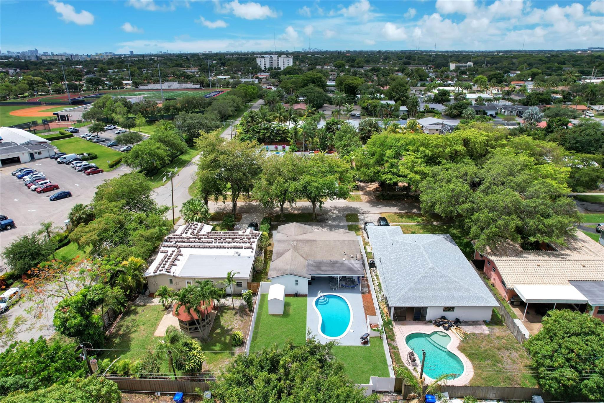 Hollywood Hills 6-22 B - Residential