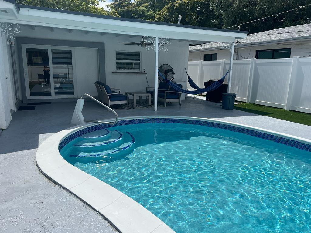 Hollywood Hills 6-22 B - Residential