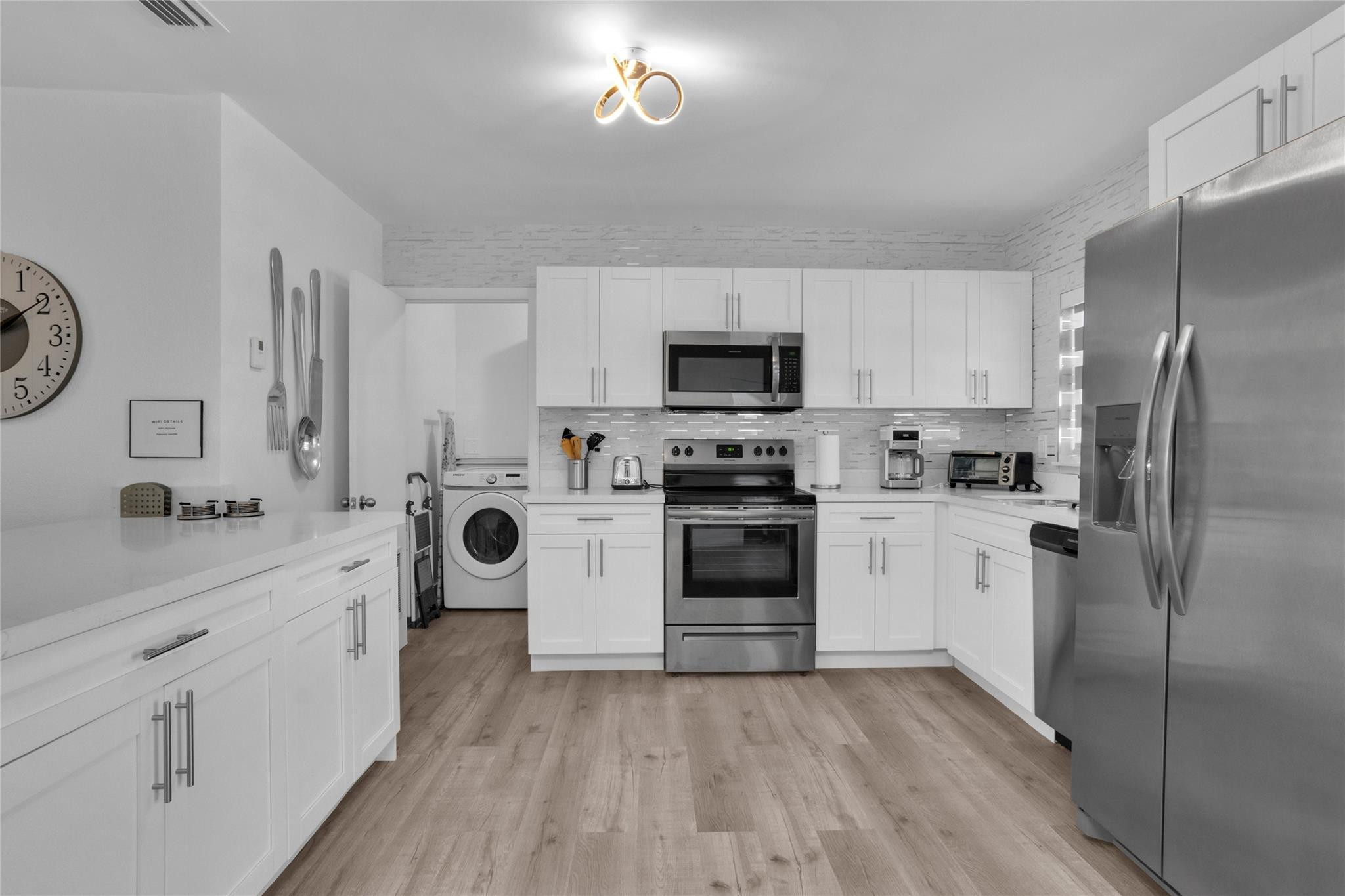 Hollywood Hills 6-22 B - Residential