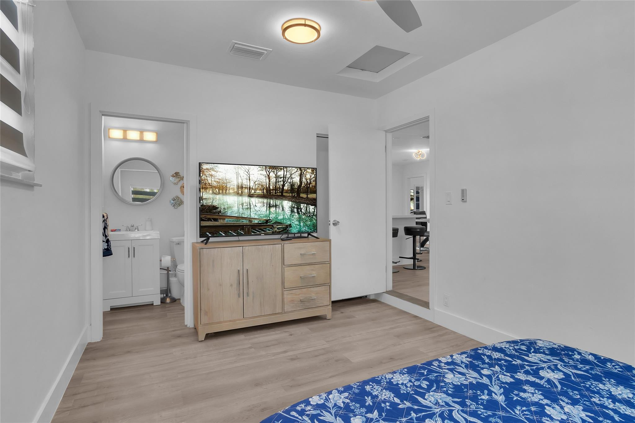 Hollywood Hills 6-22 B - Residential