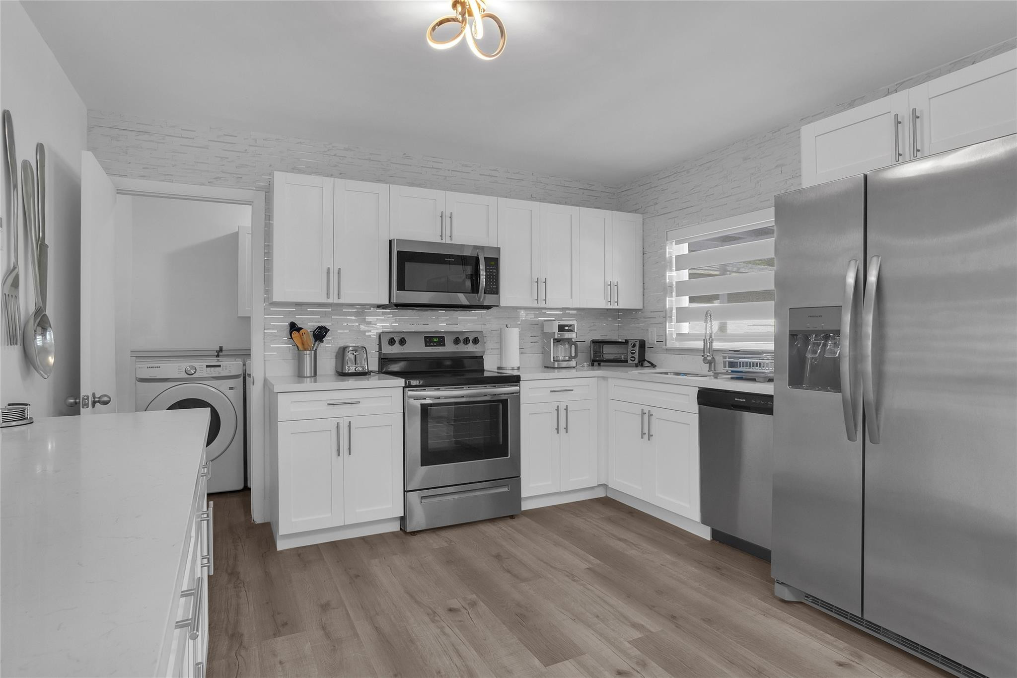 Hollywood Hills 6-22 B - Residential