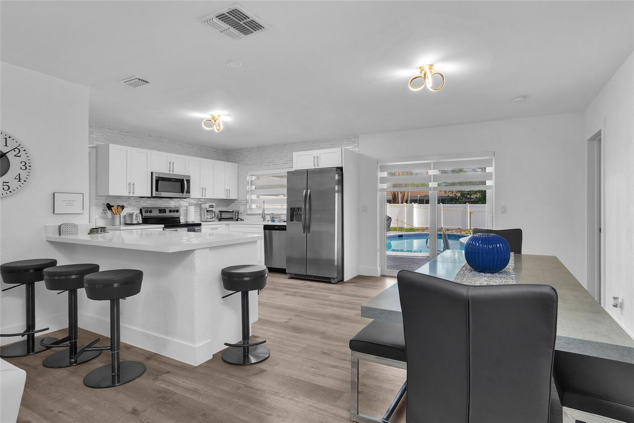 Hollywood Hills 6-22 B - Residential