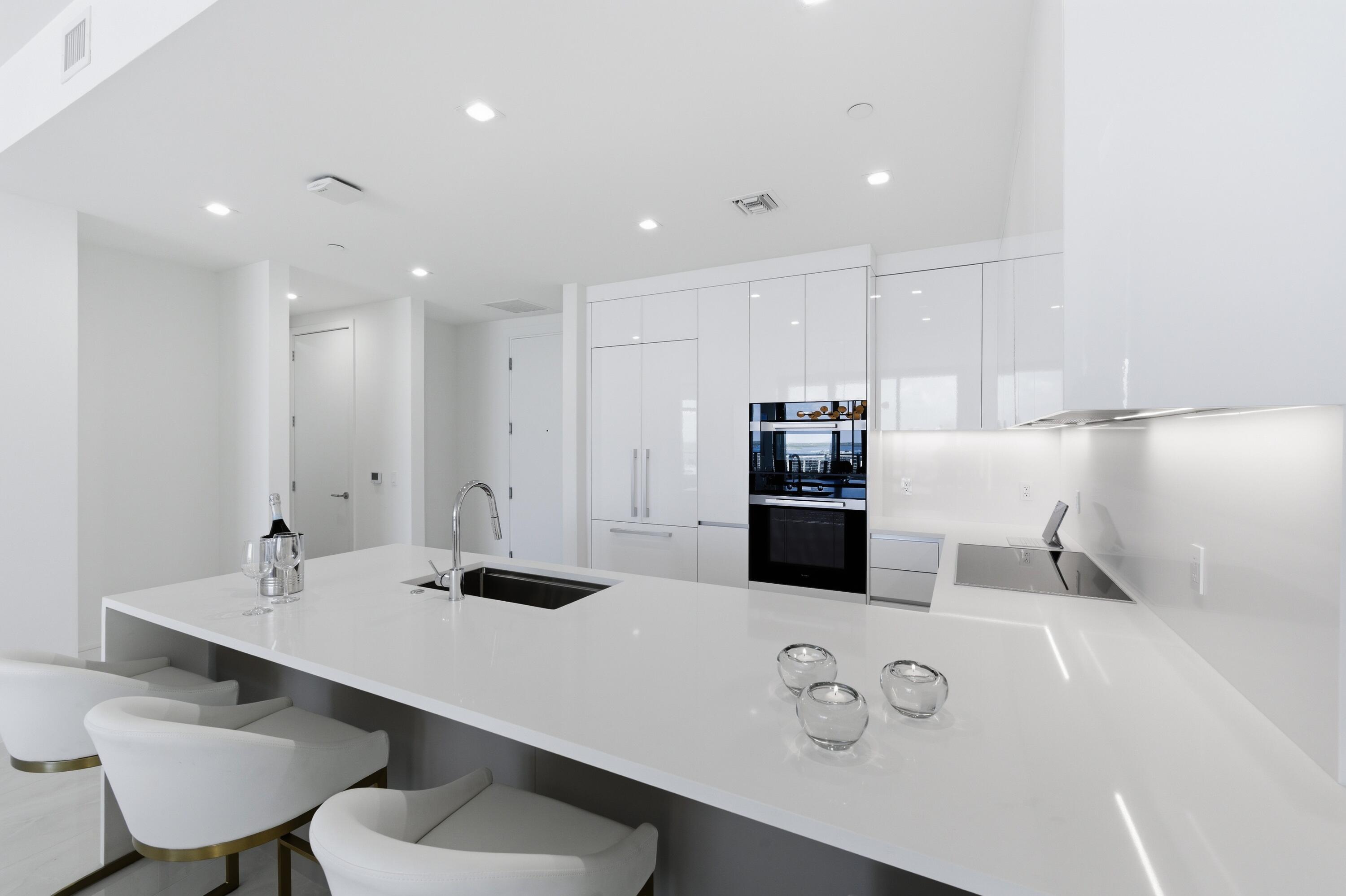 NAUTILUS 220 CONDO - Residential