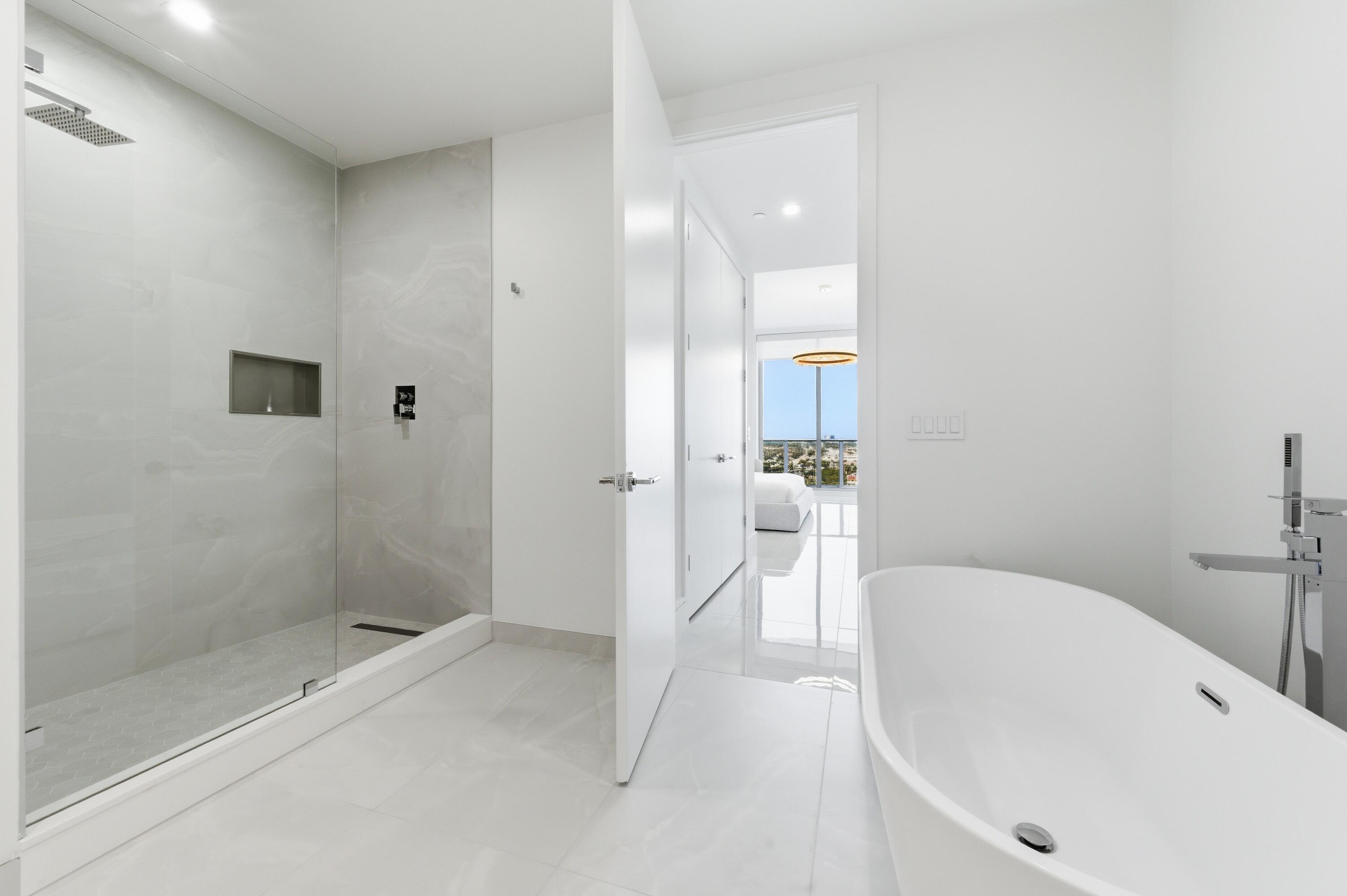 NAUTILUS 220 CONDO - Residential