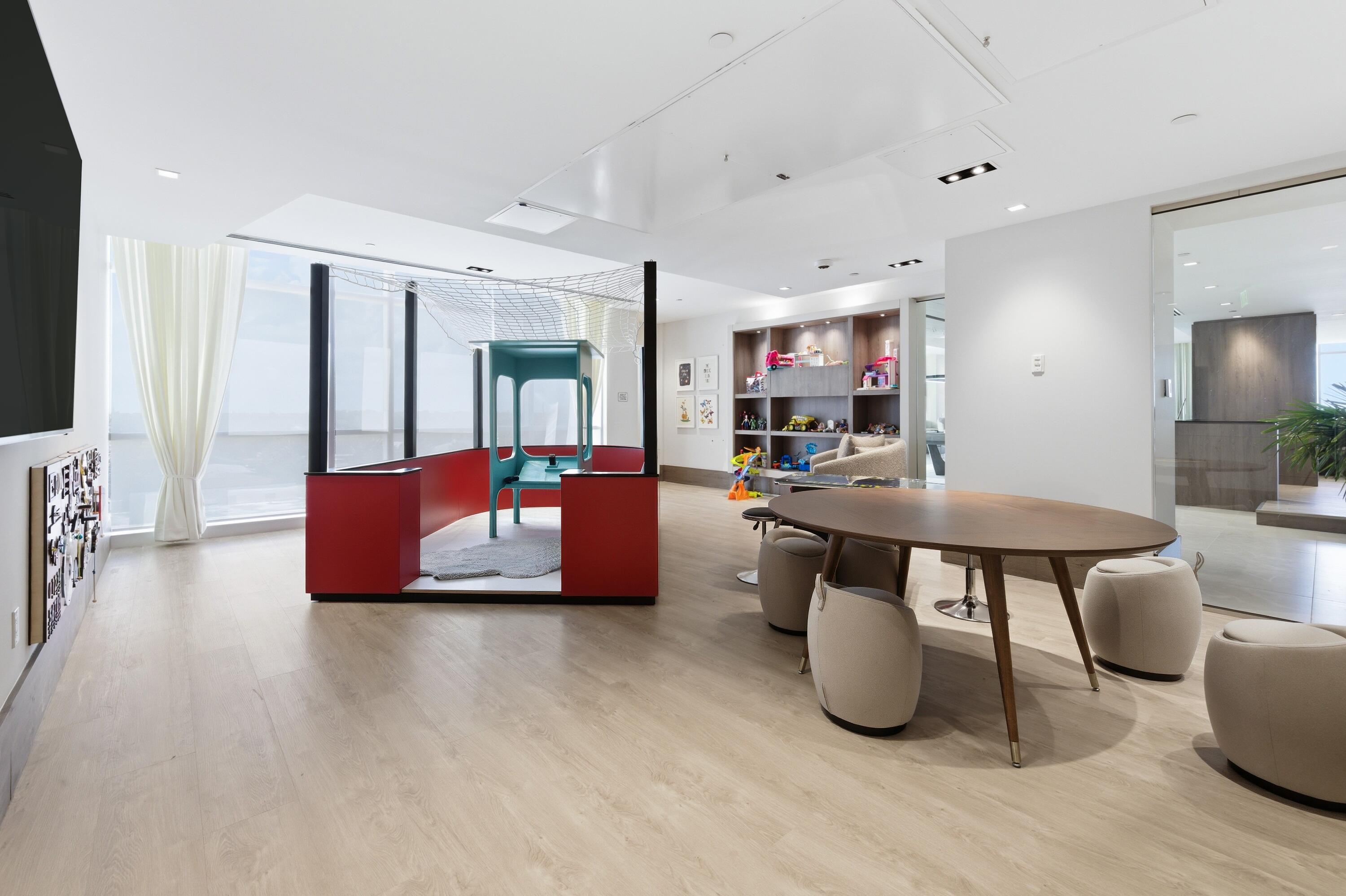 NAUTILUS 220 CONDO - Residential