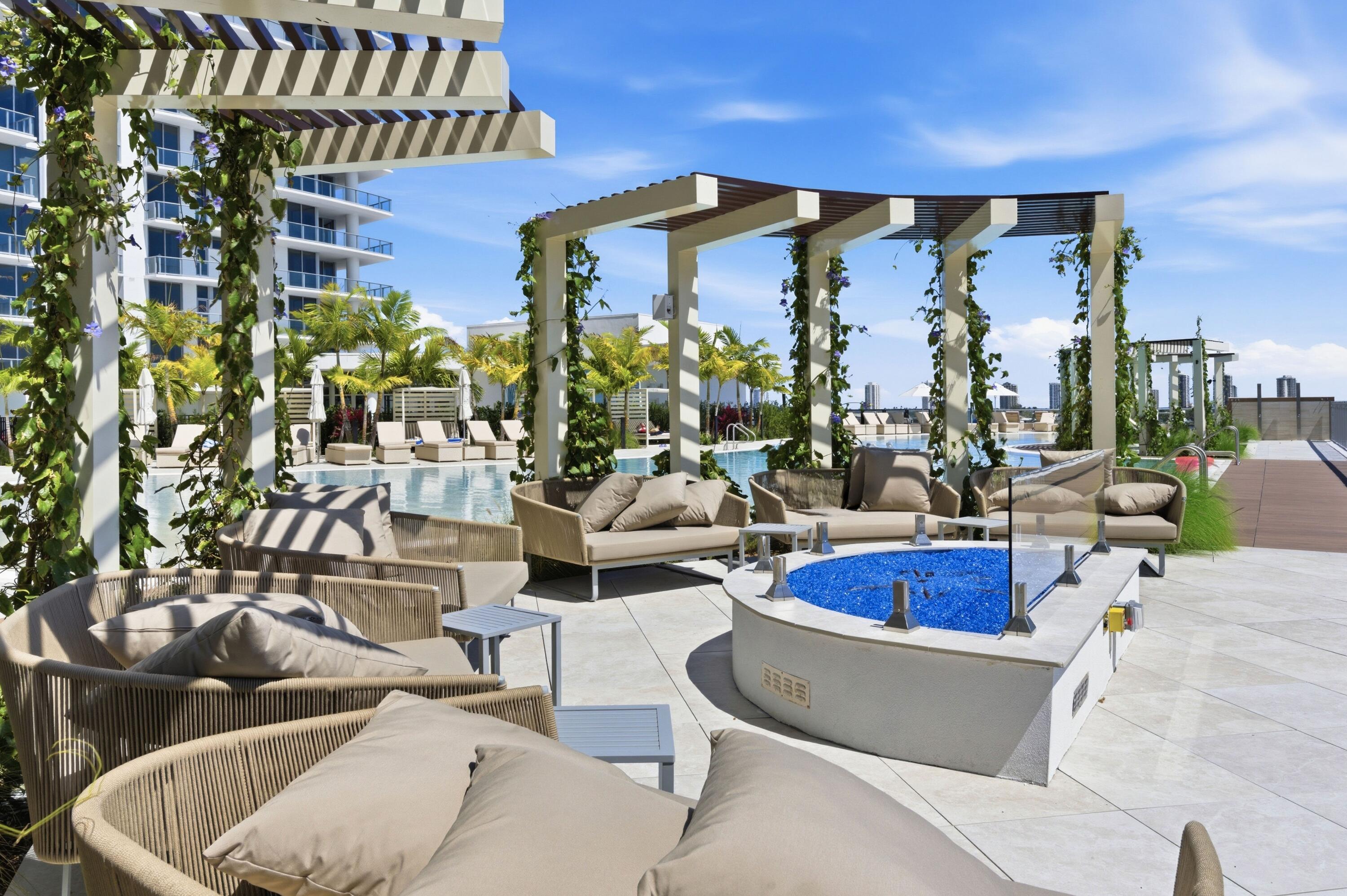 NAUTILUS 220 CONDO - Residential