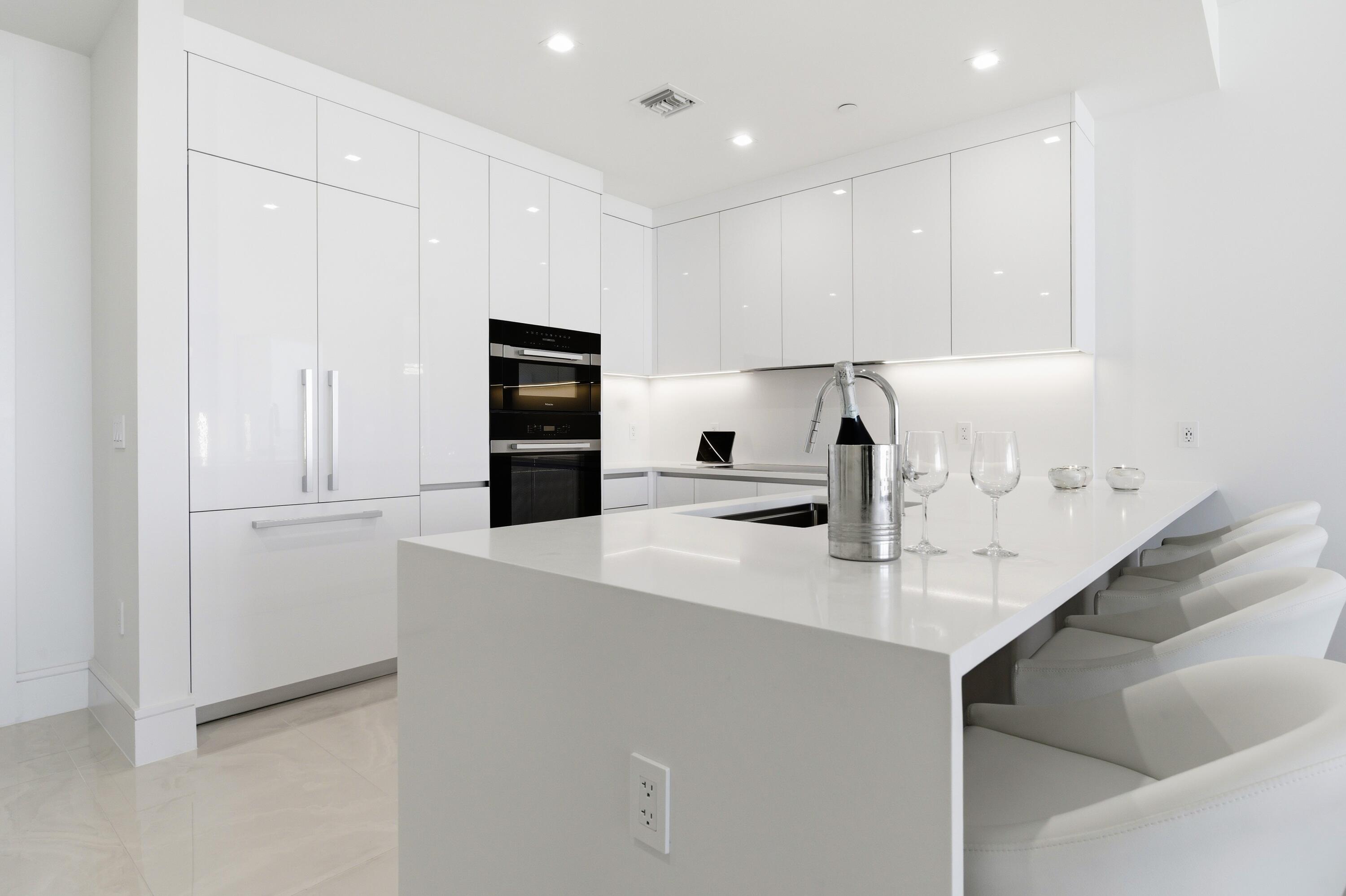 NAUTILUS 220 CONDO - Residential