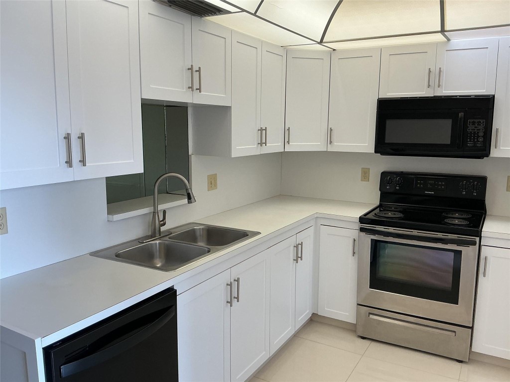 Wynmoor Lucaya - Residential