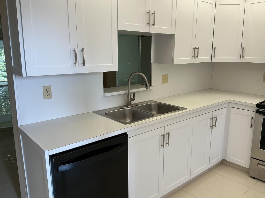 Wynmoor Lucaya - Residential