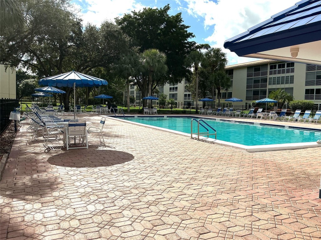 Wynmoor Lucaya - Residential