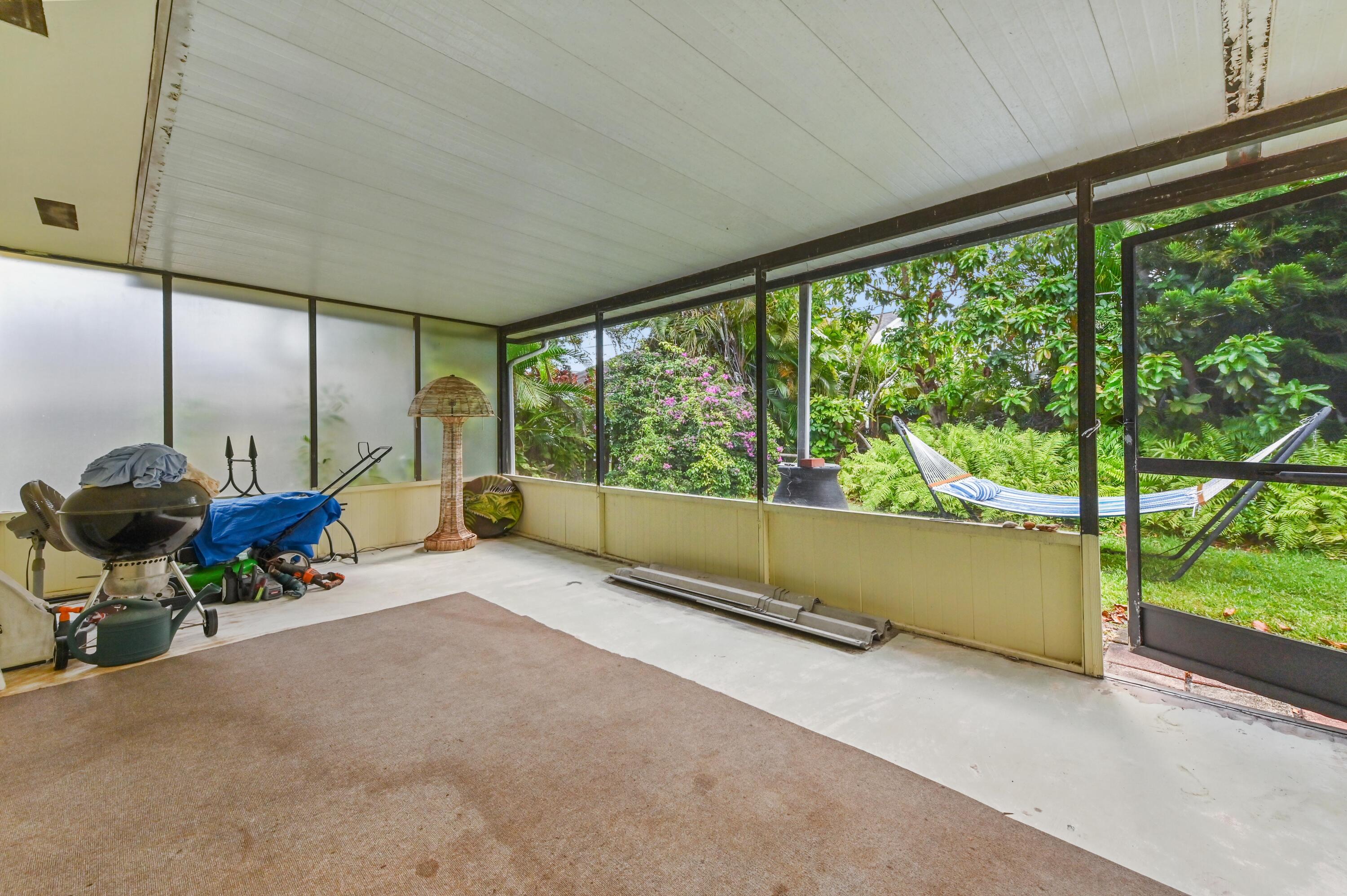 TROPIC PALMS - Residential