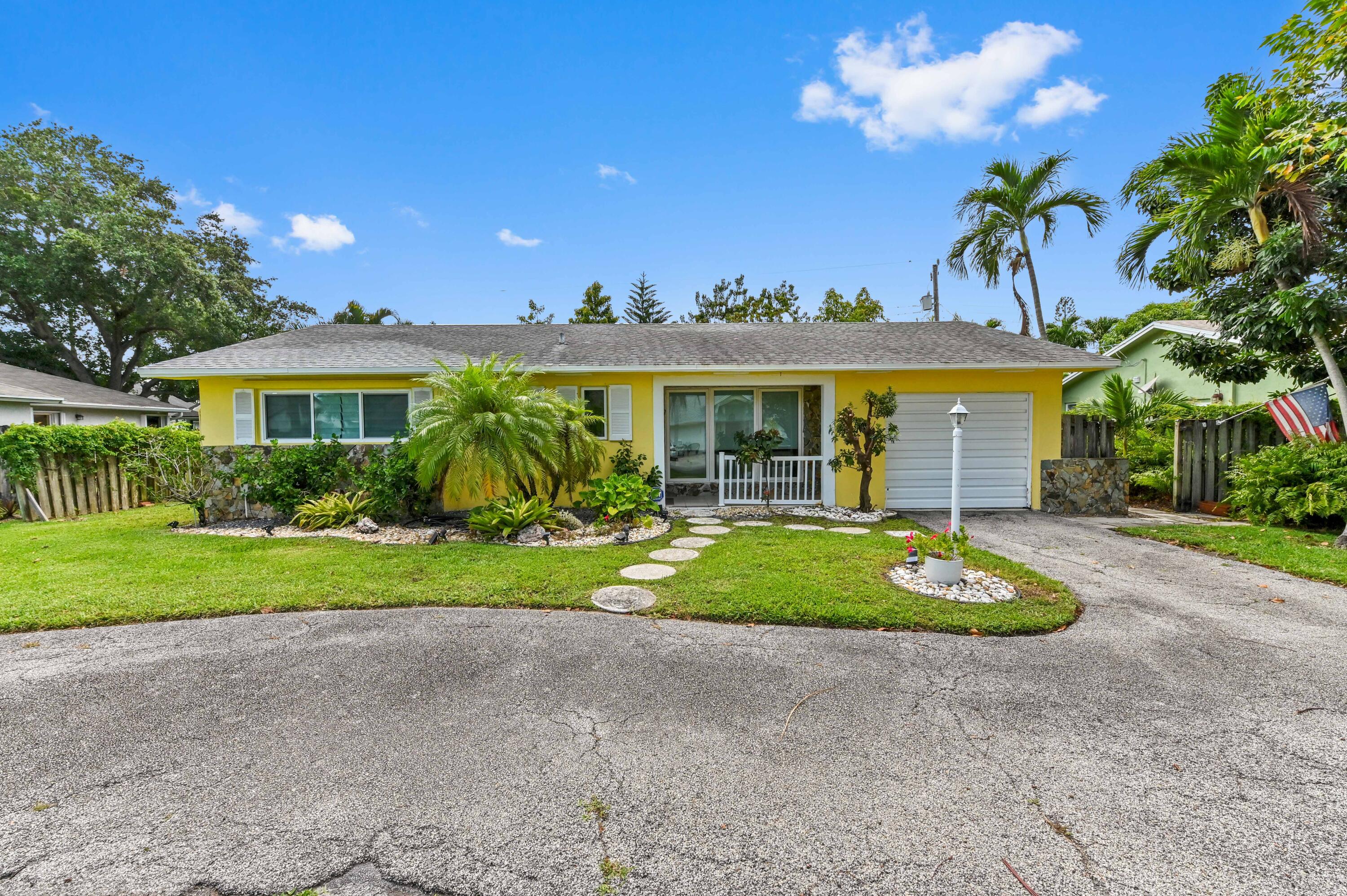 TROPIC PALMS - Residential