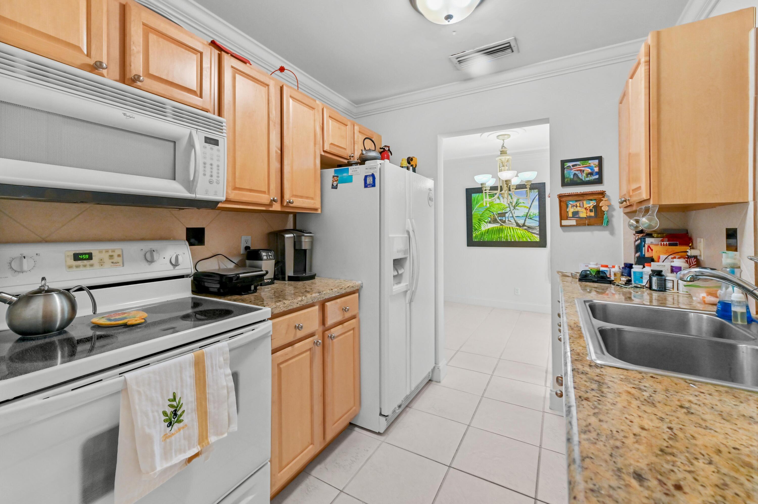 TROPIC PALMS - Residential