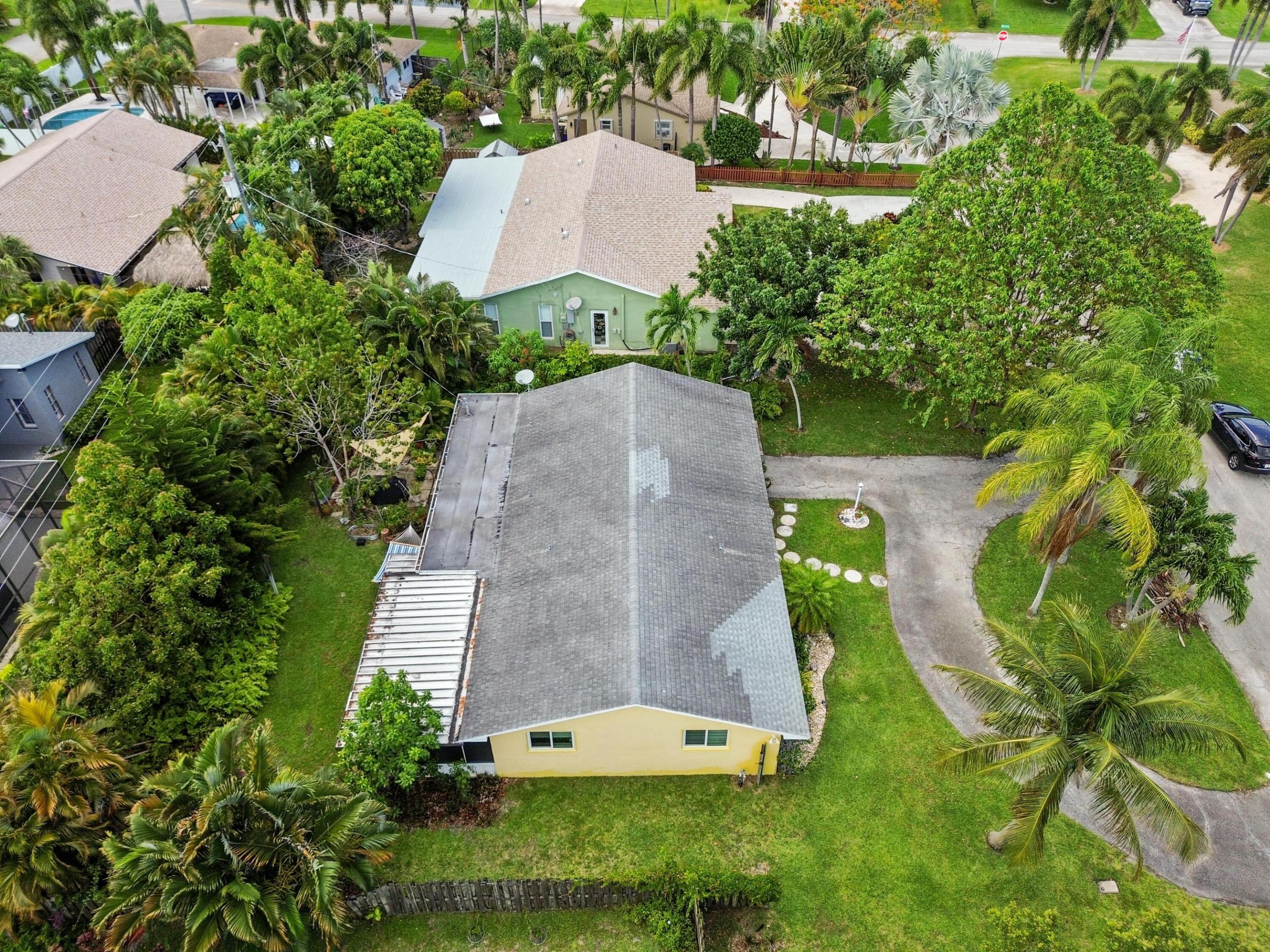 TROPIC PALMS - Residential