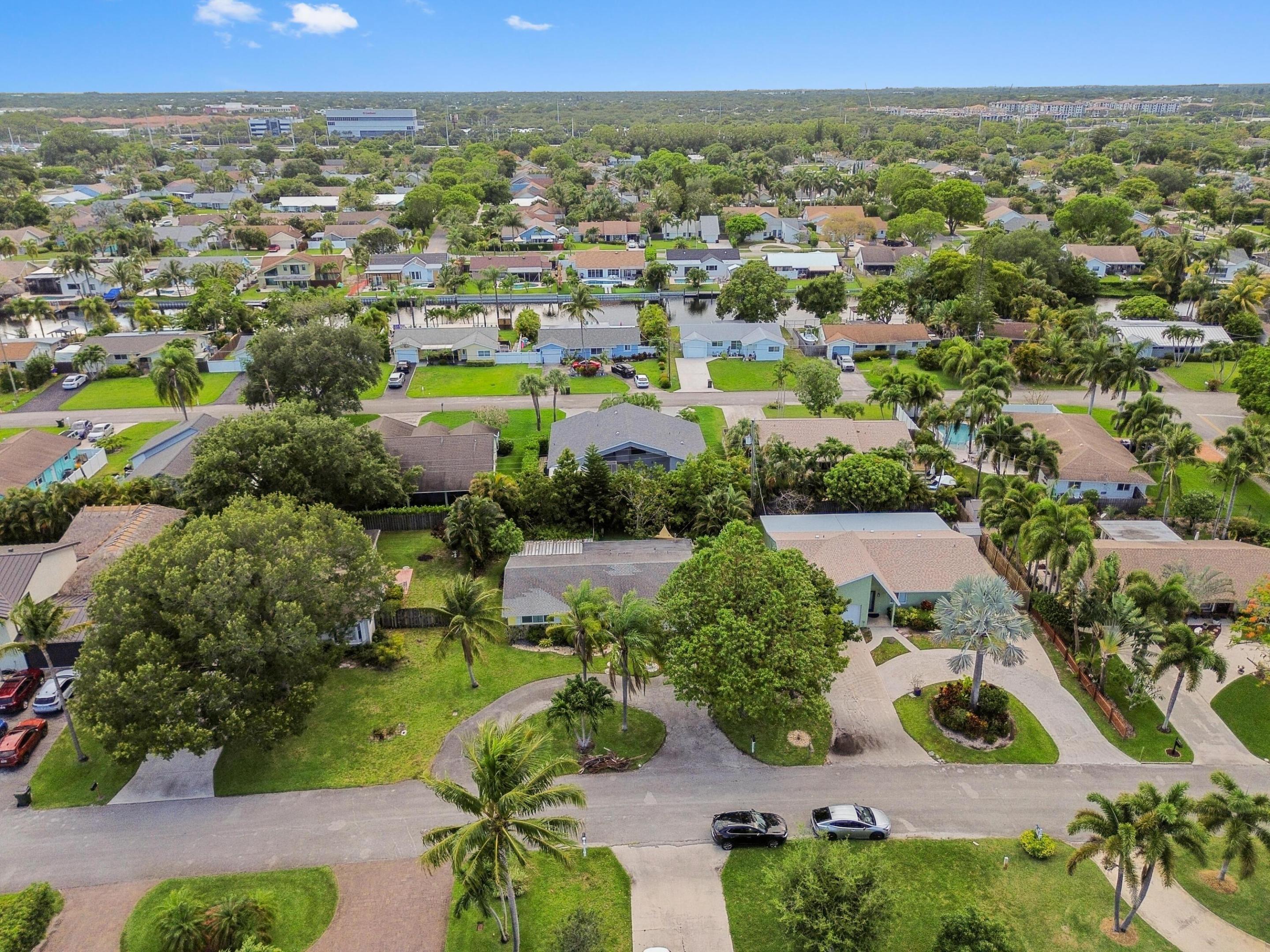 TROPIC PALMS - Residential