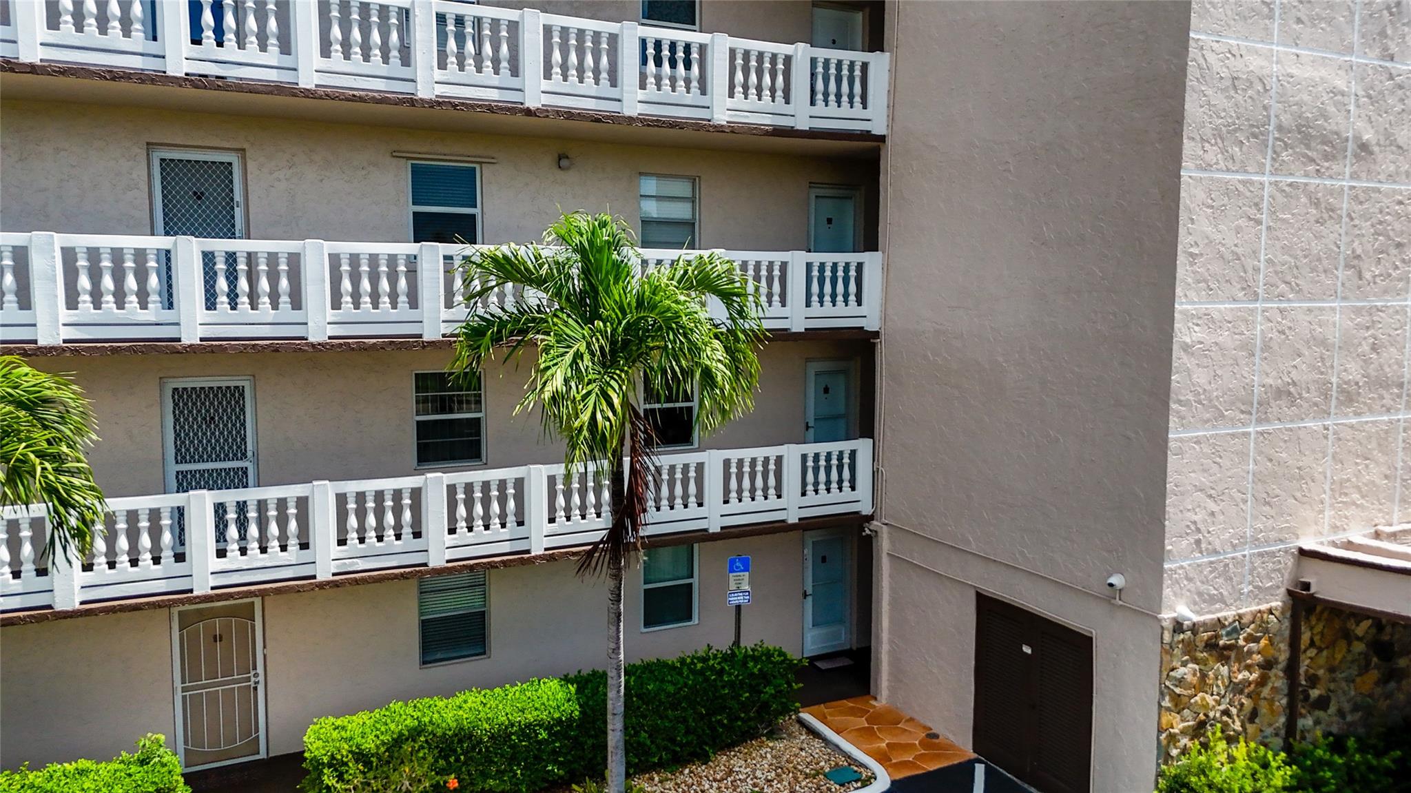 315 SE 11th Ter 204