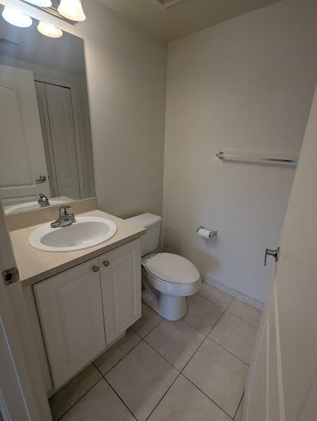 RESIDENCES AT LEGACY PLACE CONDO - Residential Lease