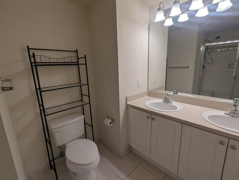 RESIDENCES AT LEGACY PLACE CONDO - Residential Lease