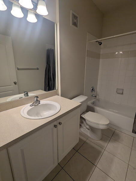 RESIDENCES AT LEGACY PLACE CONDO - Residential Lease