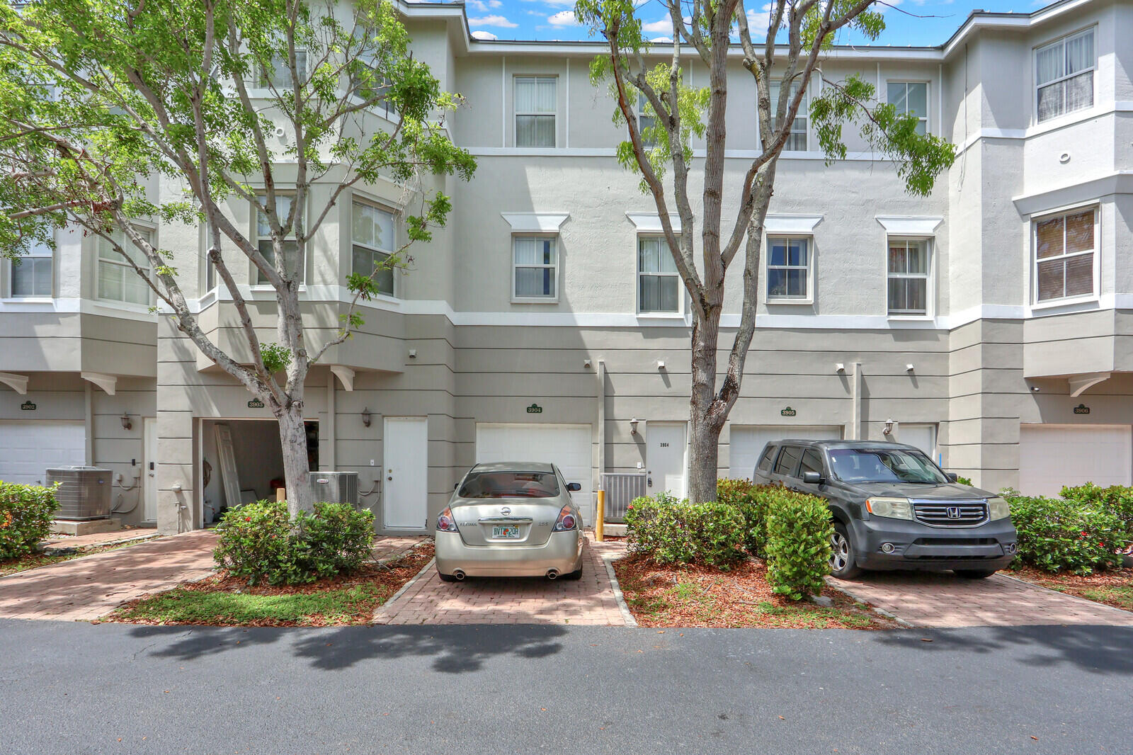 SHOMA TOWNHOMES AT ROYAL PALM BEACH CONDO - Residential