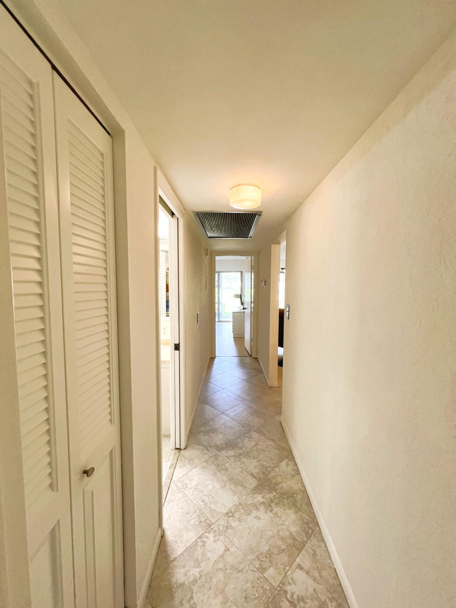 VICTORIA VILLAGE E CONDO - Residential