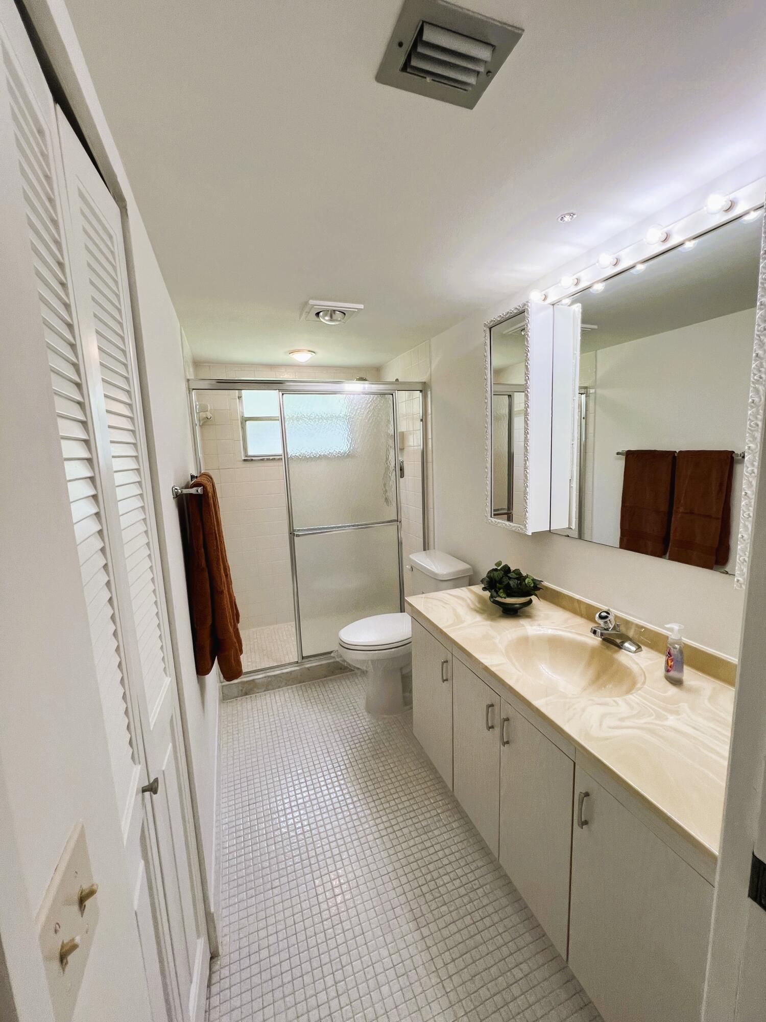 VICTORIA VILLAGE E CONDO - Residential