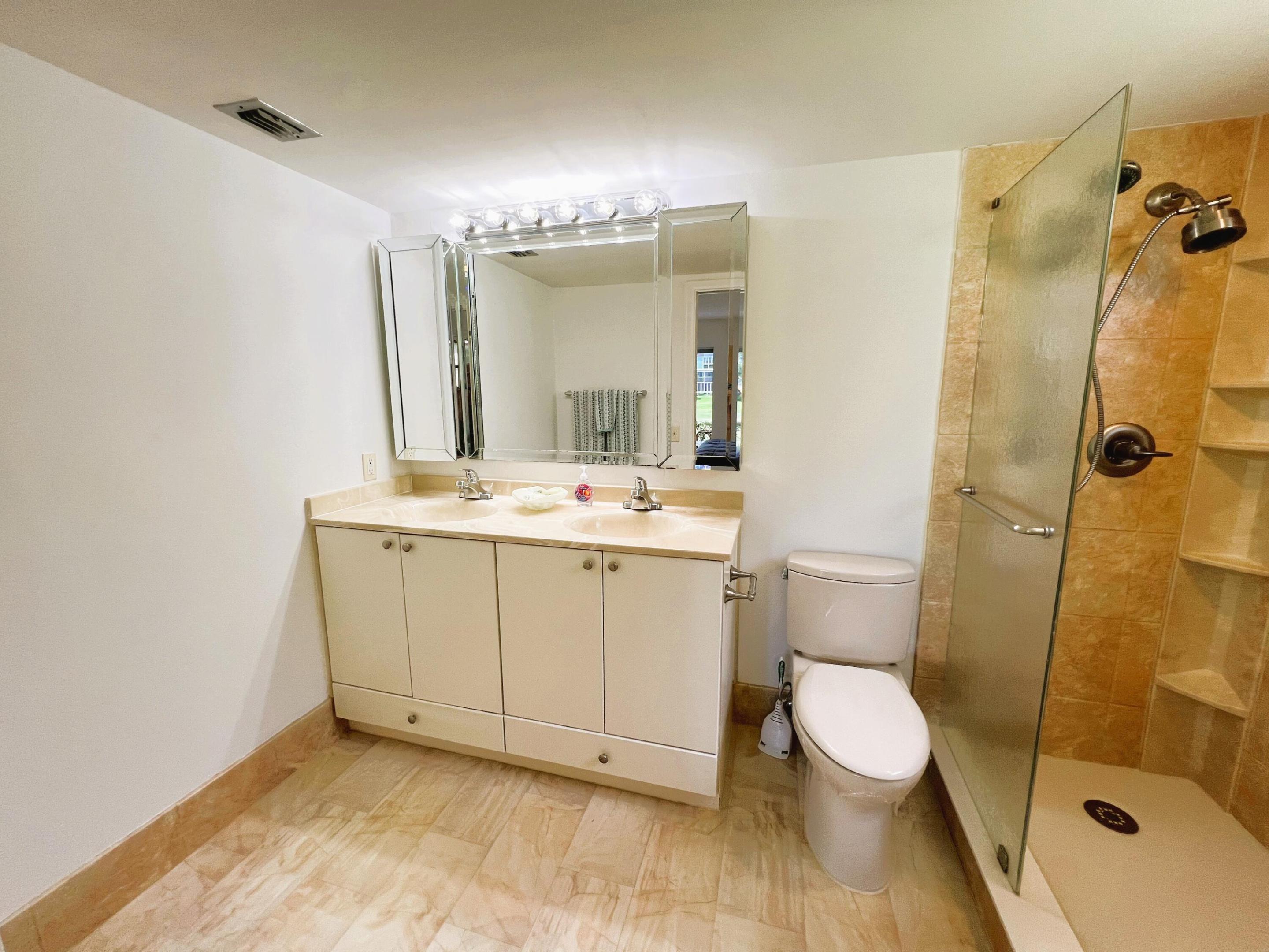 VICTORIA VILLAGE E CONDO - Residential