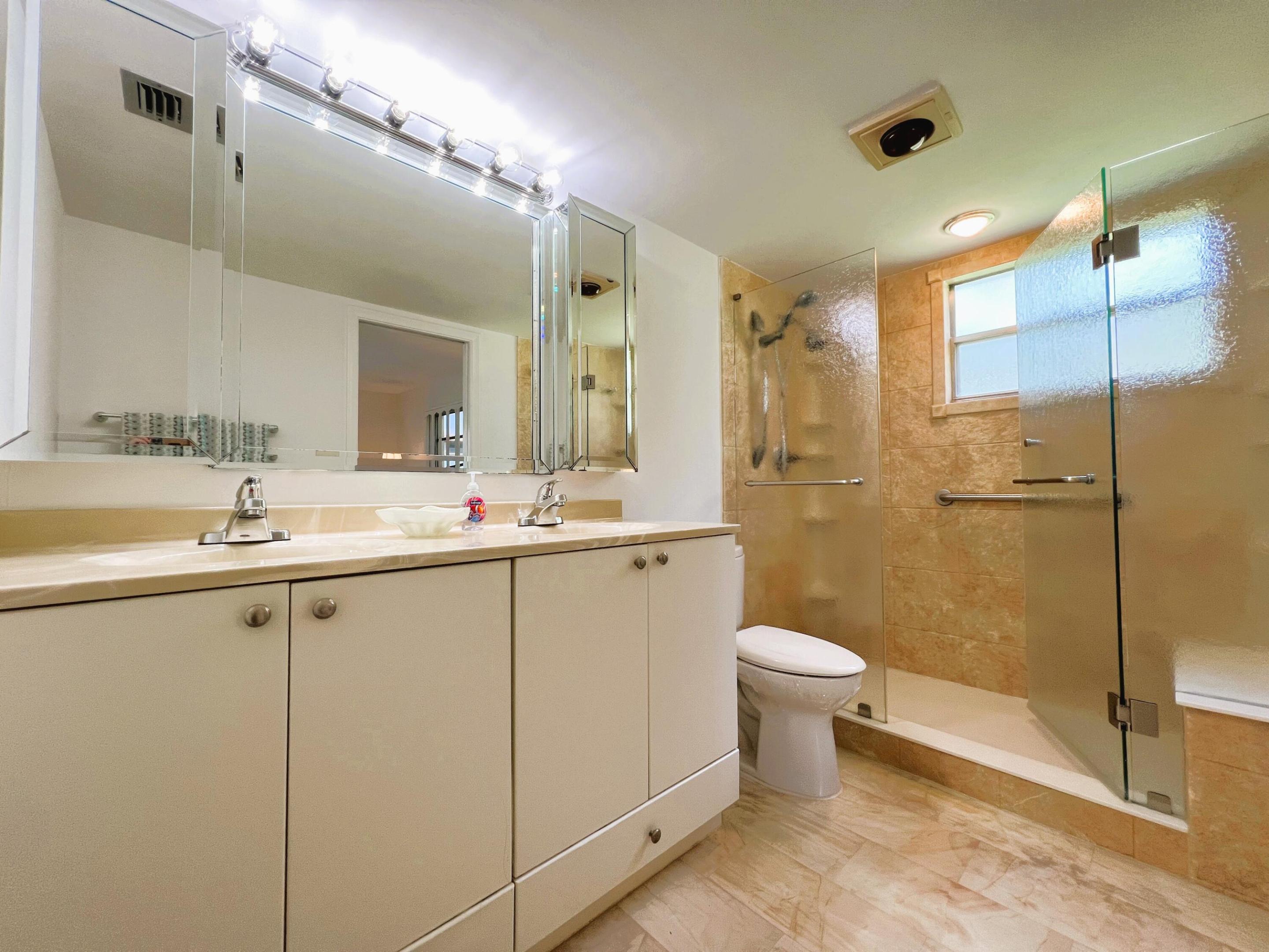 VICTORIA VILLAGE E CONDO - Residential