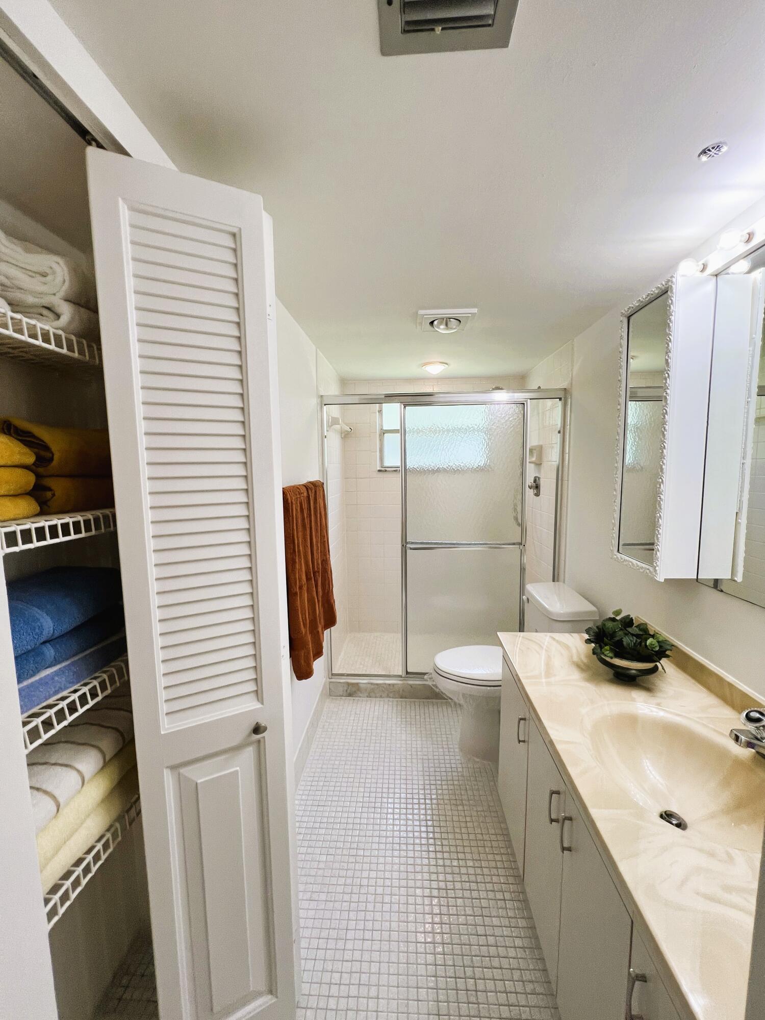 VICTORIA VILLAGE E CONDO - Residential