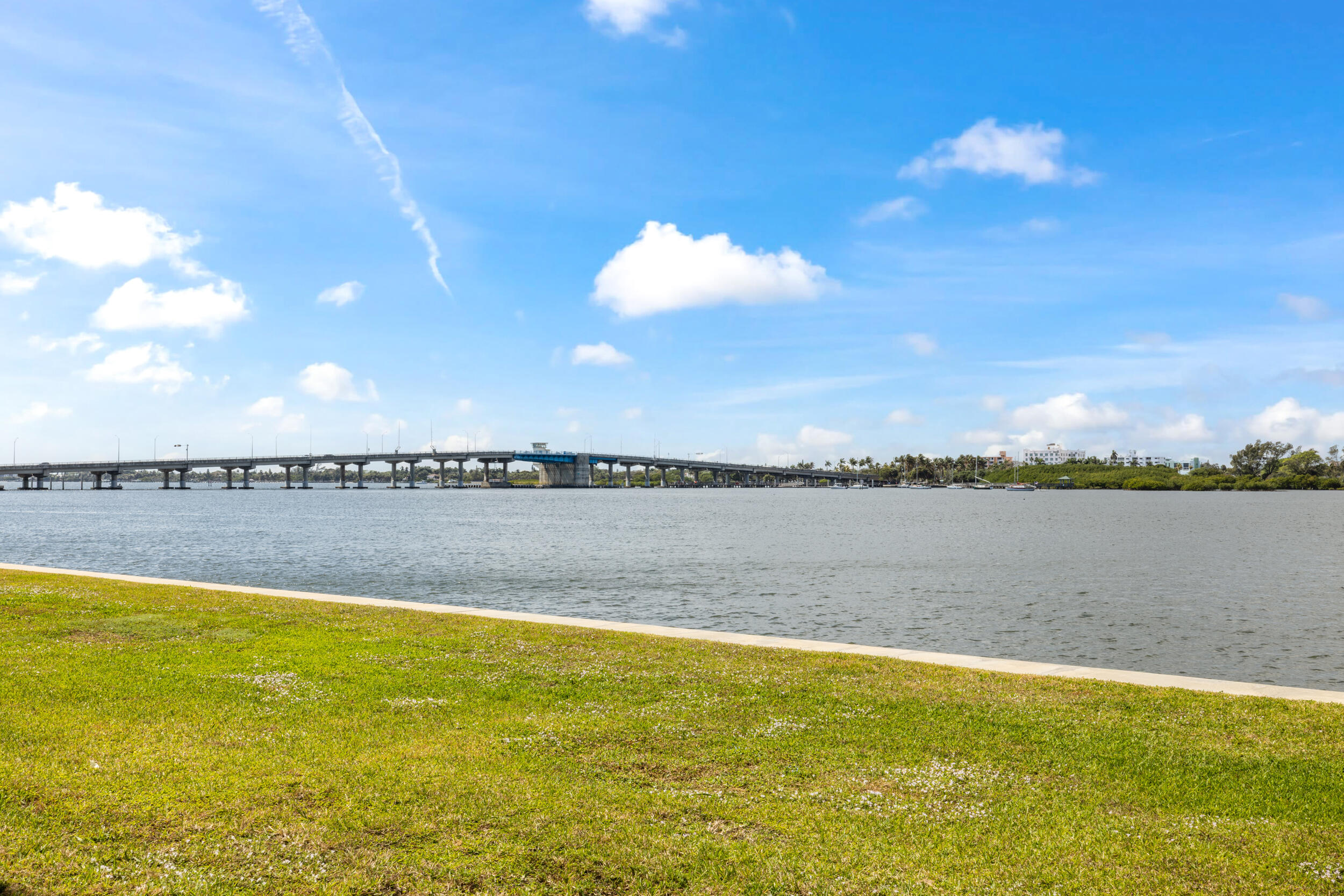 COVE CONDO - Residential