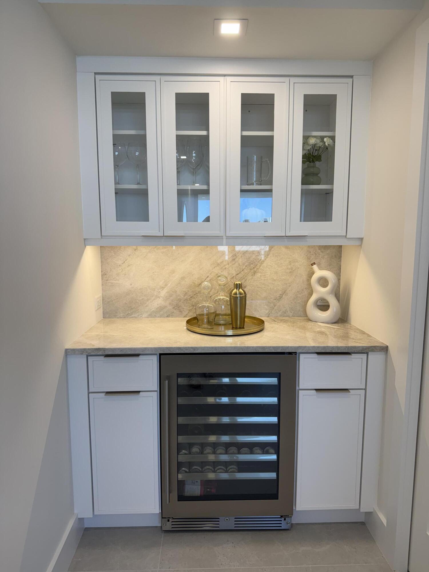 COVE CONDO - Residential