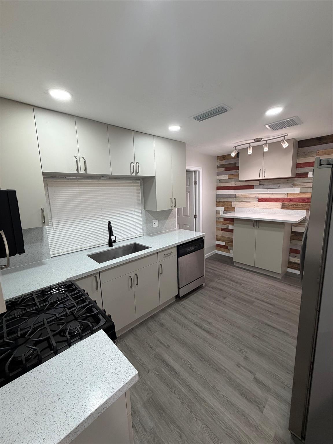 Sunrise Golf Village Sec - Residential Lease