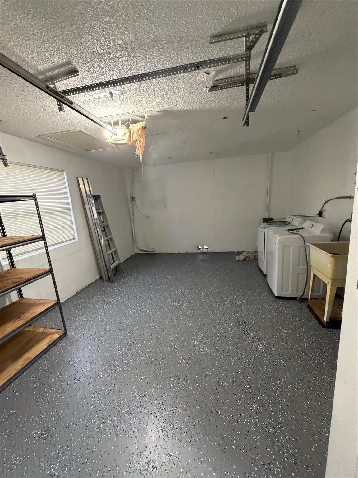 Sunrise Golf Village Sec - Residential Lease