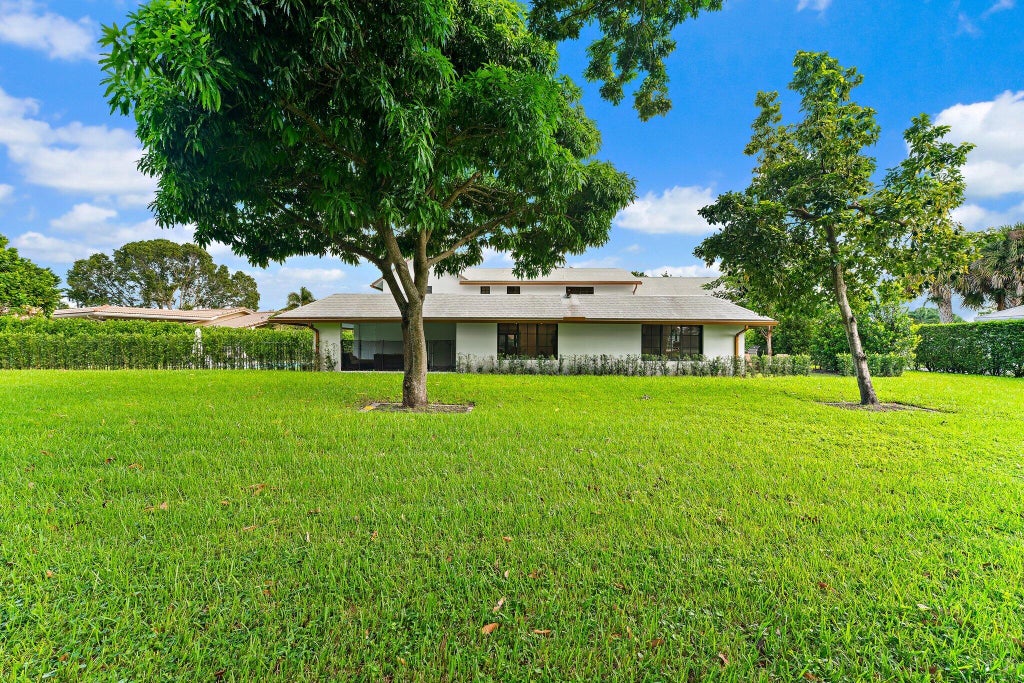 Photo of 4456 HICKORY Drive, Palm Beach Gardens, FL 33418 (MLS # B26086056)