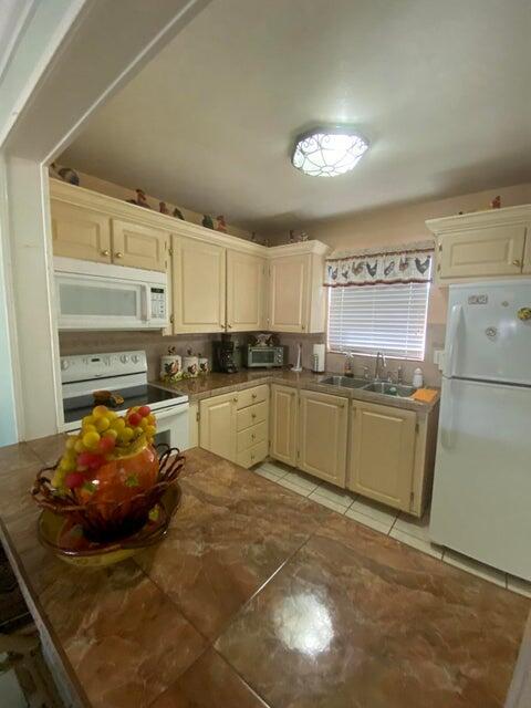 715 Lori Drive 302