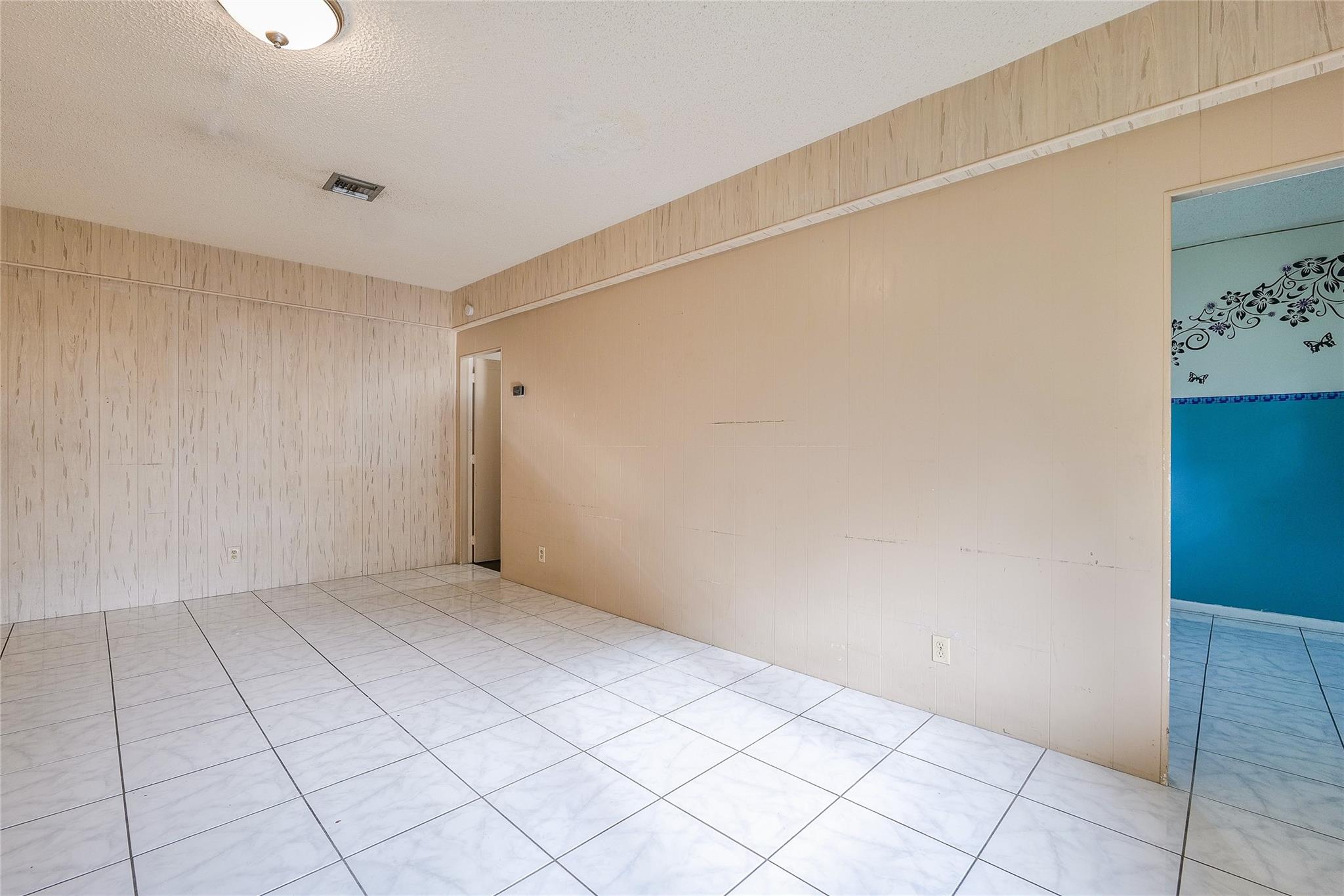 HILLS OF INVERRARY - Residential